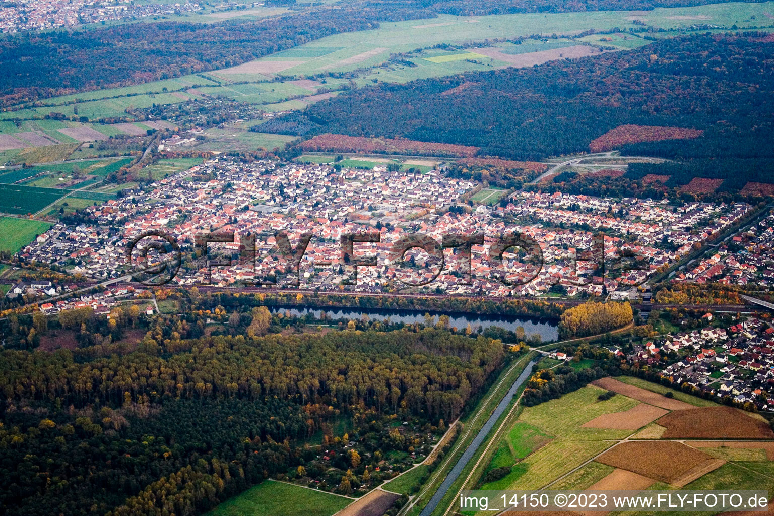 Enregistrement par drone de Quartier Neudorf in Graben-Neudorf dans le département Bade-Wurtemberg, Allemagne