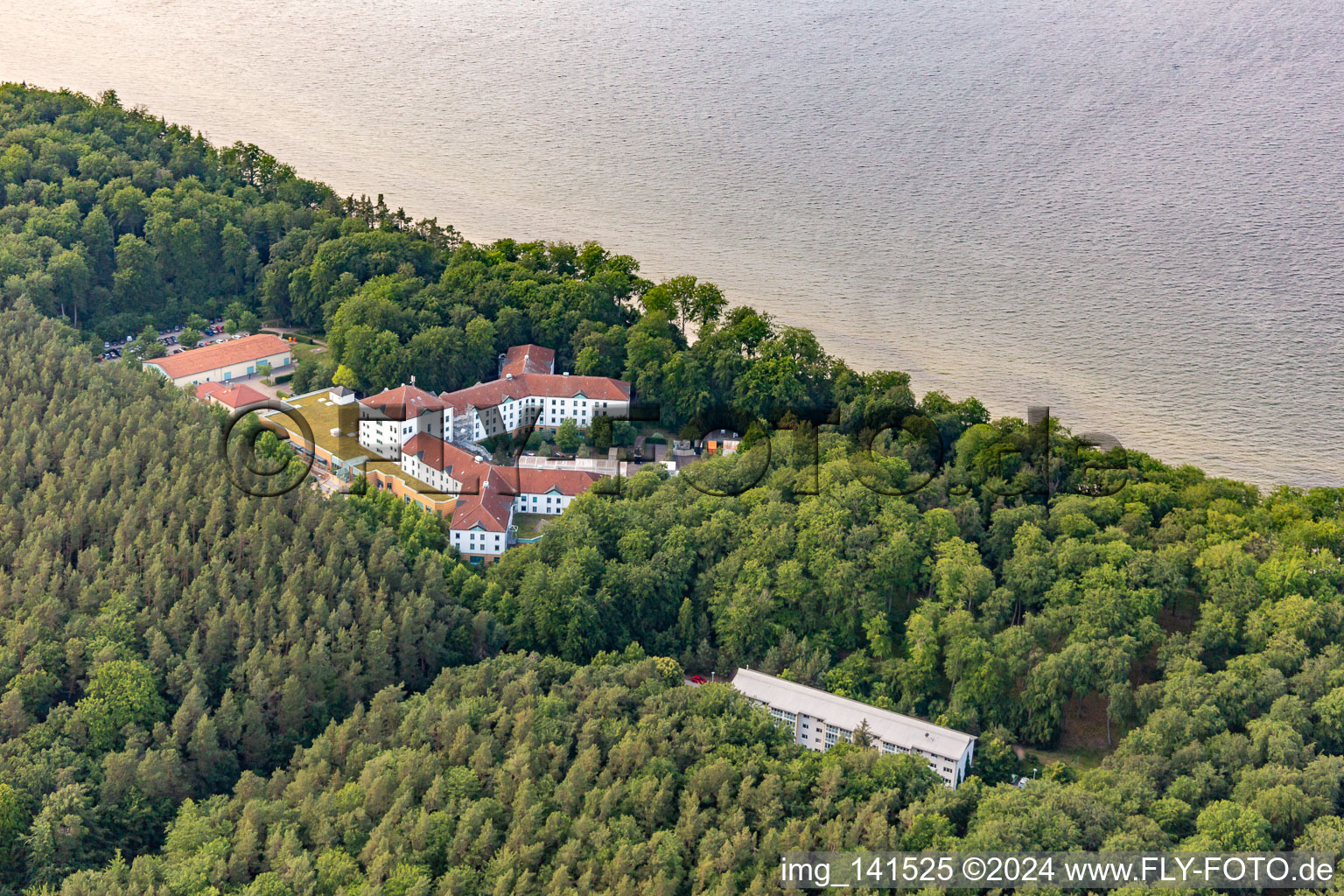 Vue aérienne de Centre de réadaptation Ückeritz, Clinique Ostseeblick - Assurance pension fédérale allemande à Ückeritz dans le département Mecklembourg-Poméranie occidentale, Allemagne