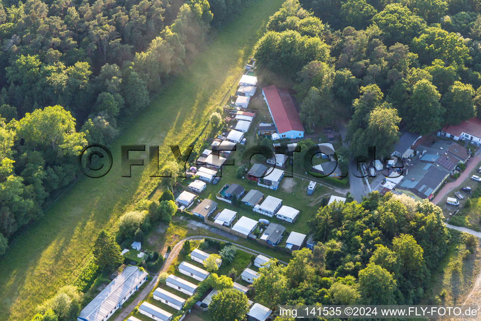 Vue aérienne de Camp de vacances « Am Ostseestrand » Meyer John-Petrik à Ückeritz dans le département Mecklembourg-Poméranie occidentale, Allemagne