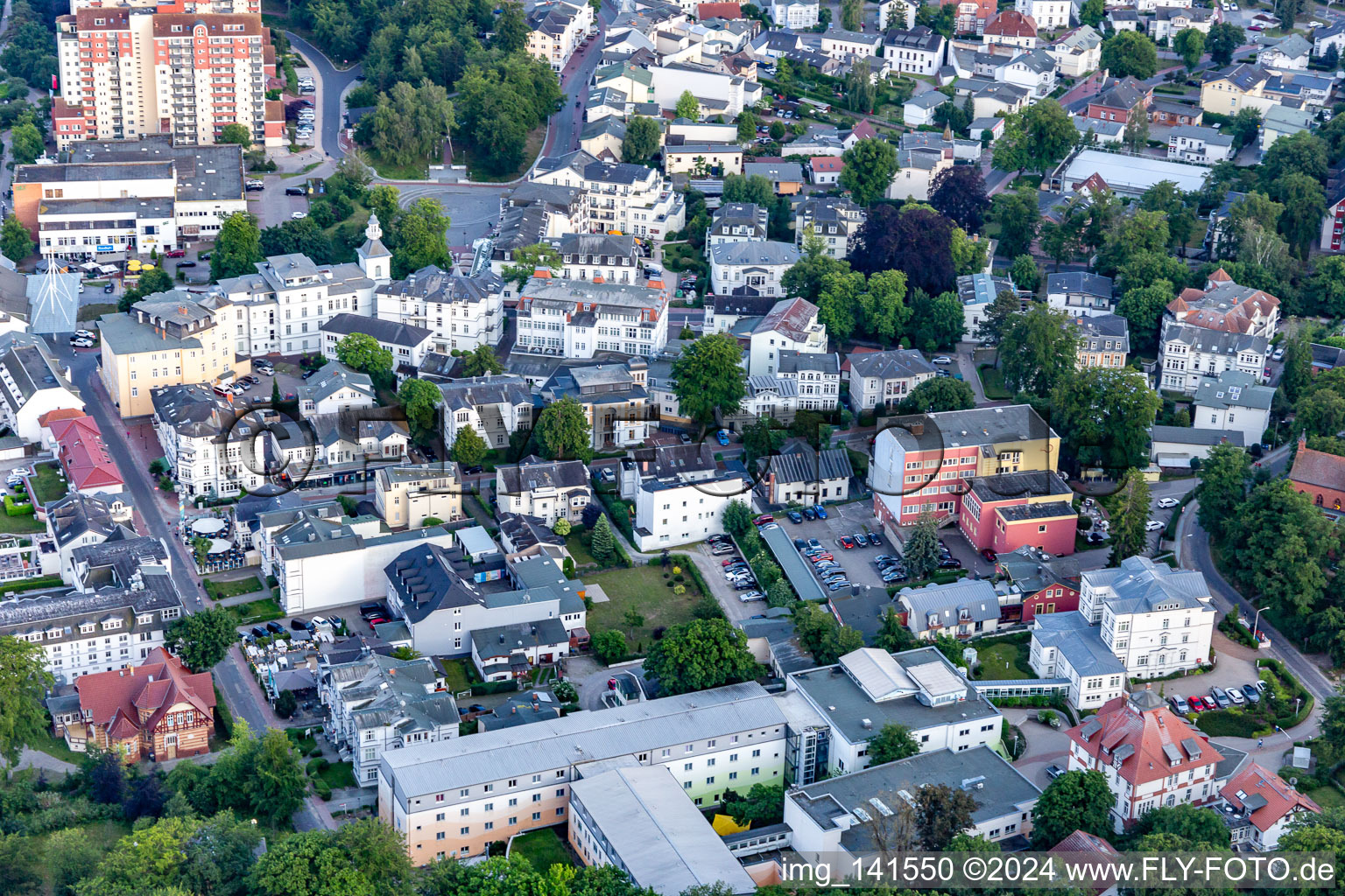 Vue aérienne de Kirchsteig et Klenzestr à Heringsdorf dans le département Mecklembourg-Poméranie occidentale, Allemagne