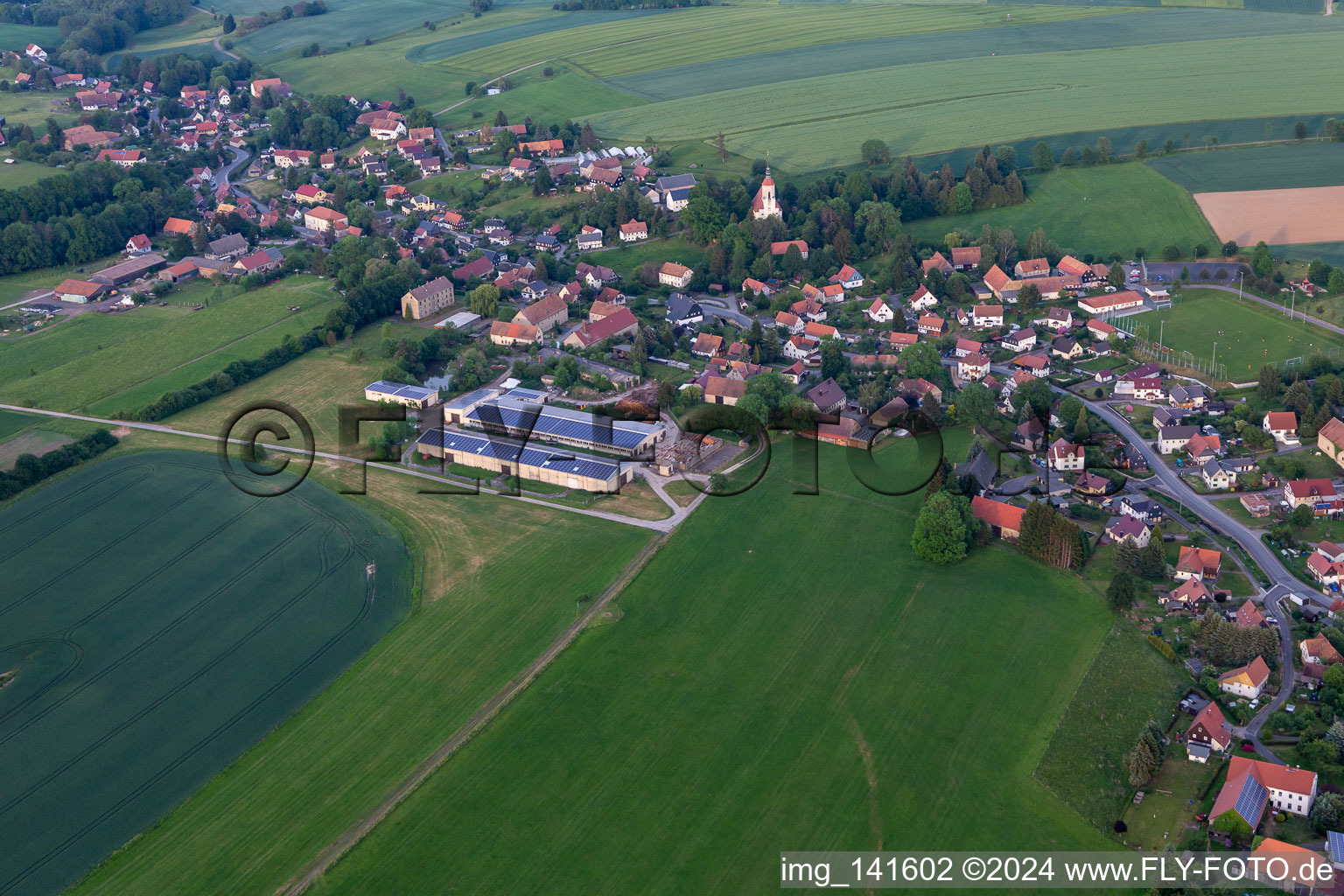 Vue aérienne de De l'ouest à le quartier Bertsdorf in Bertsdorf-Hörnitz dans le département Saxe, Allemagne