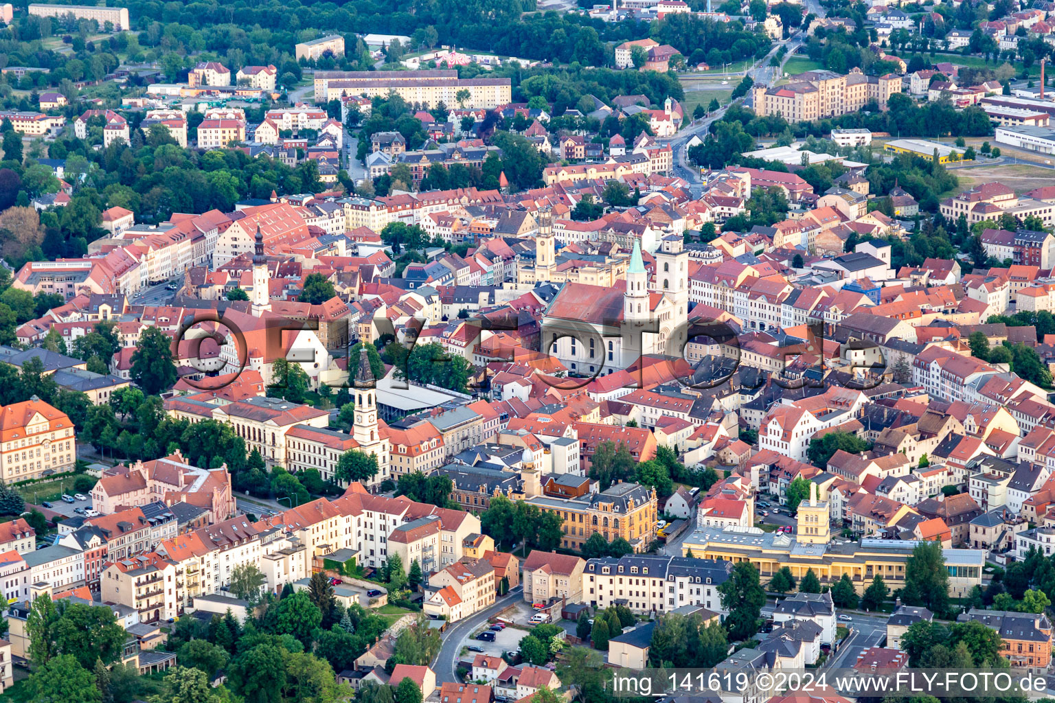 Vue aérienne de Vieille ville historique avec l'église Saint-Jean à Zittau dans le département Saxe, Allemagne