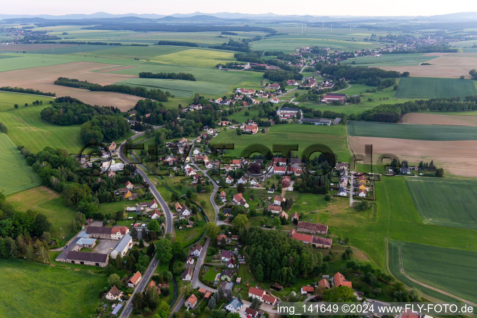 Vue aérienne de Quartier Schönau-Berzdorf in Schönau-Berzdorf auf dem Eigen dans le département Saxe, Allemagne