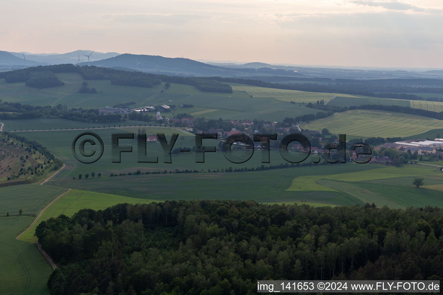 Vue aérienne de De l'est à le quartier Friedersdorf in Markersdorf dans le département Saxe, Allemagne