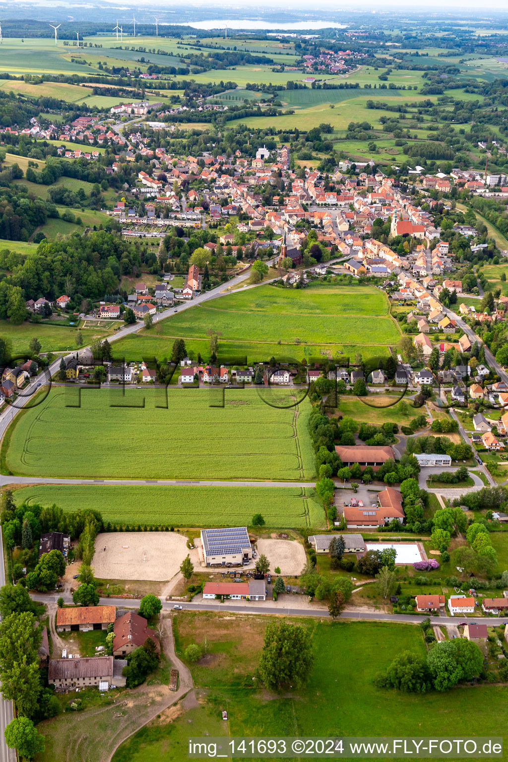 Vue aérienne de Du sud à Ostritz dans le département Saxe, Allemagne