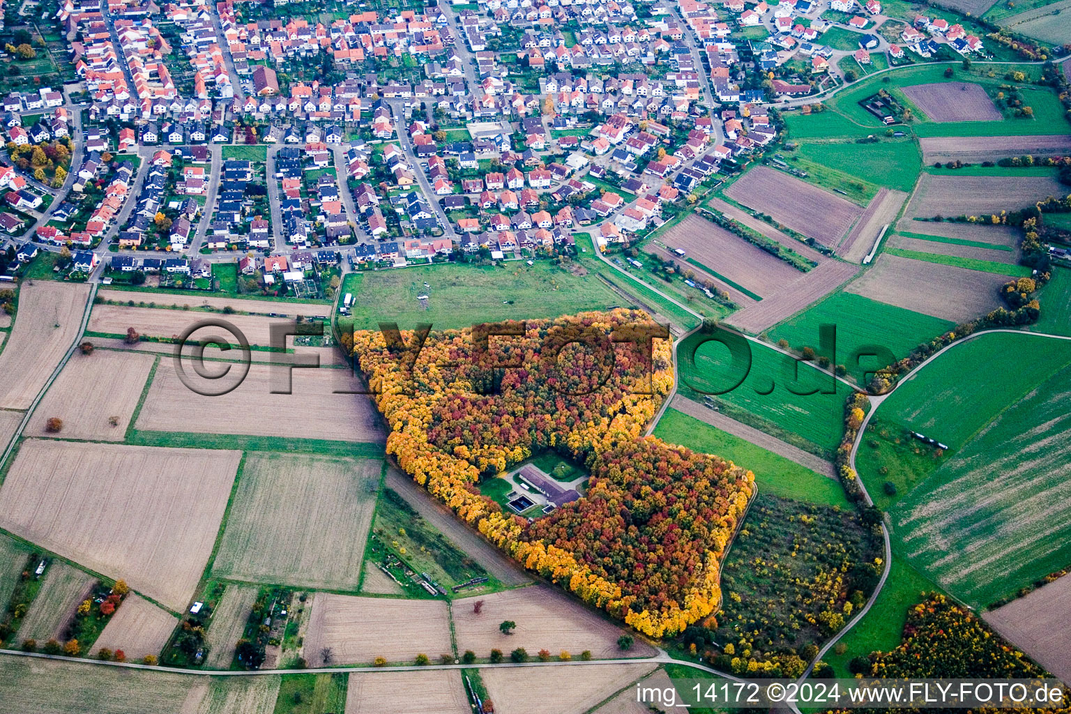 Vue aérienne de Aqueduc à le quartier Weiher in Ubstadt-Weiher dans le département Bade-Wurtemberg, Allemagne