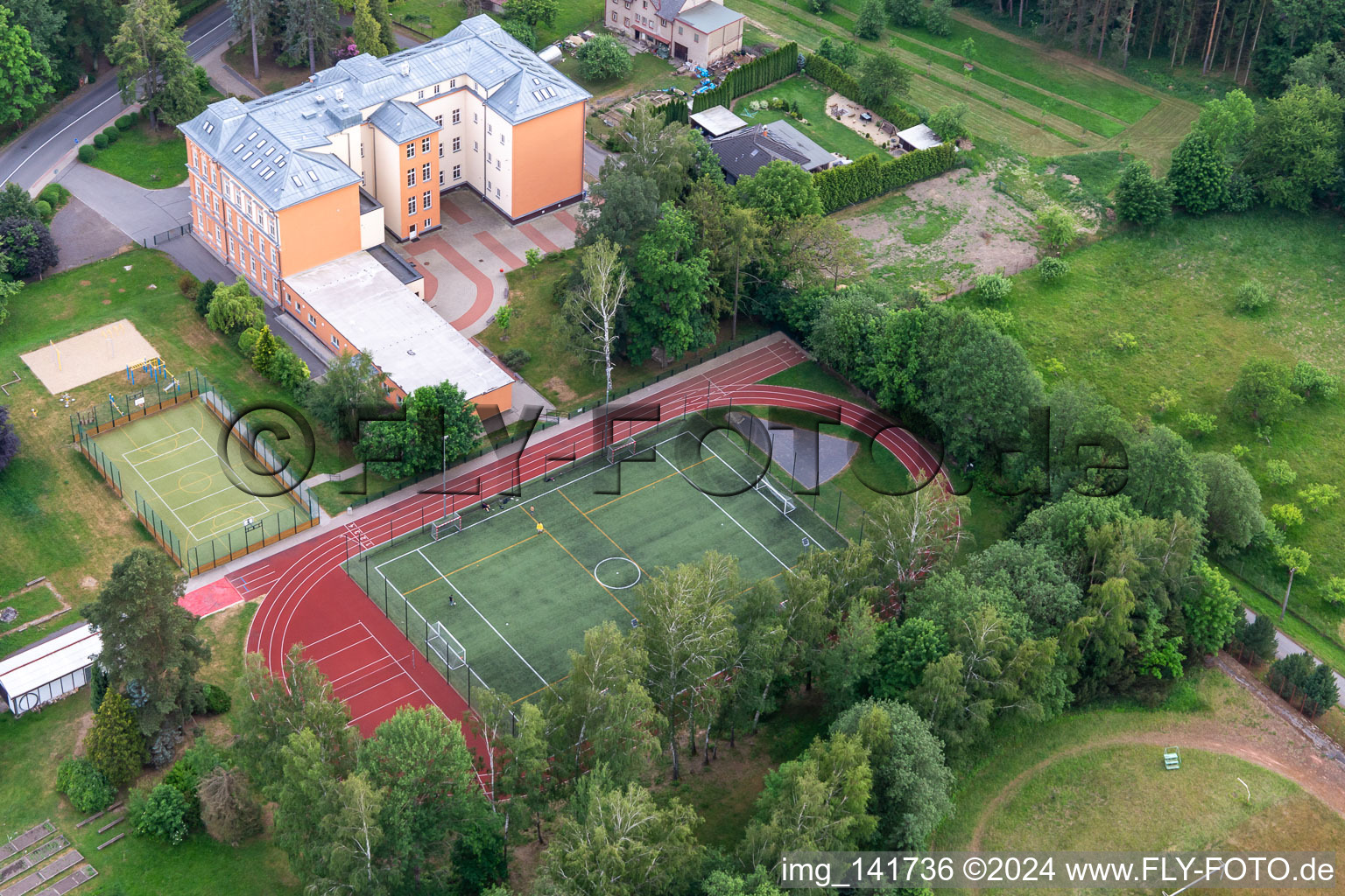 Vue aérienne de École "Základní škola Chrastava - Školní ulice à Chrastava dans le département Liberec, République tchèque