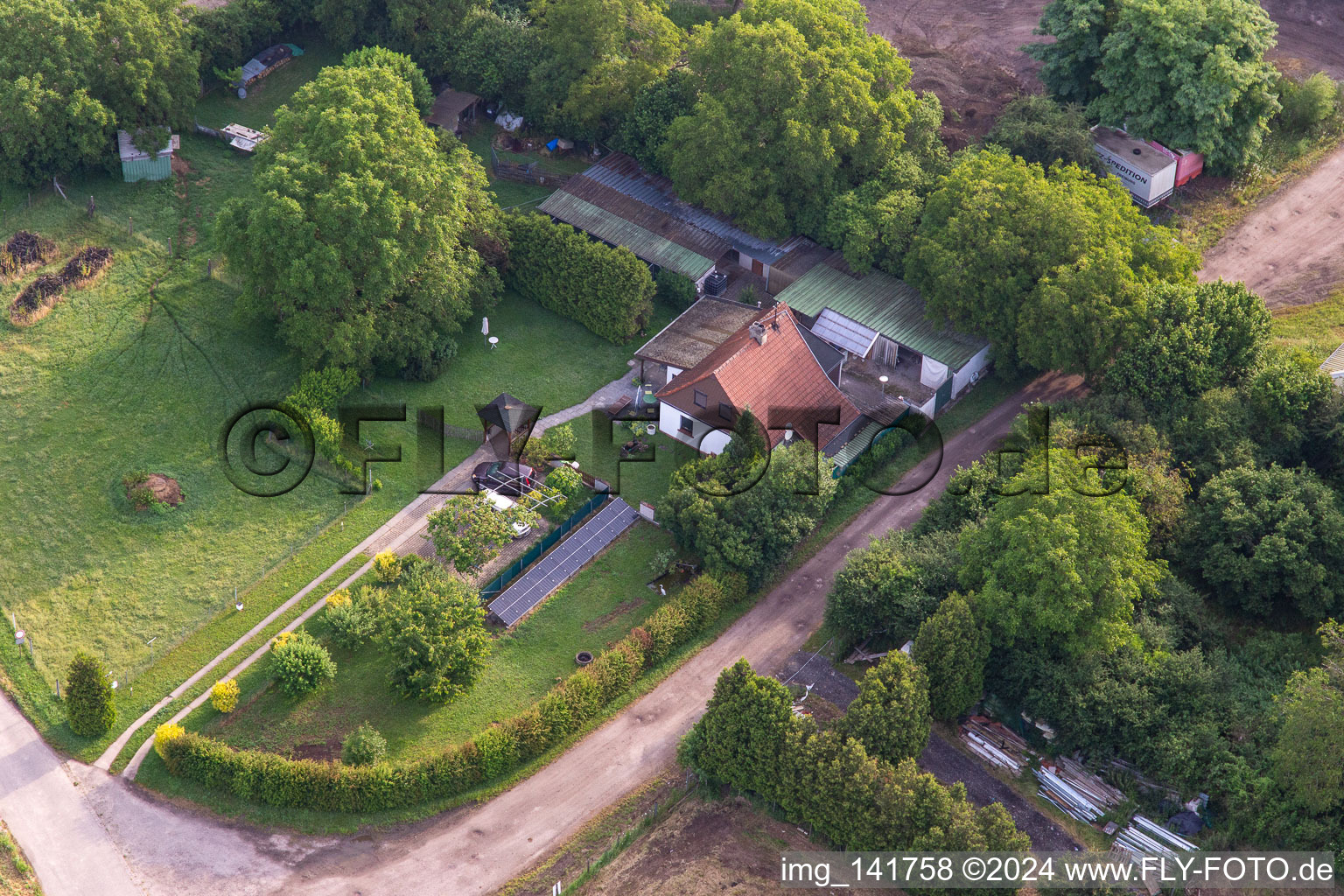 Vue aérienne de Maison d'habitation en lisière de forêt à Insheim dans le département Rhénanie-Palatinat, Allemagne