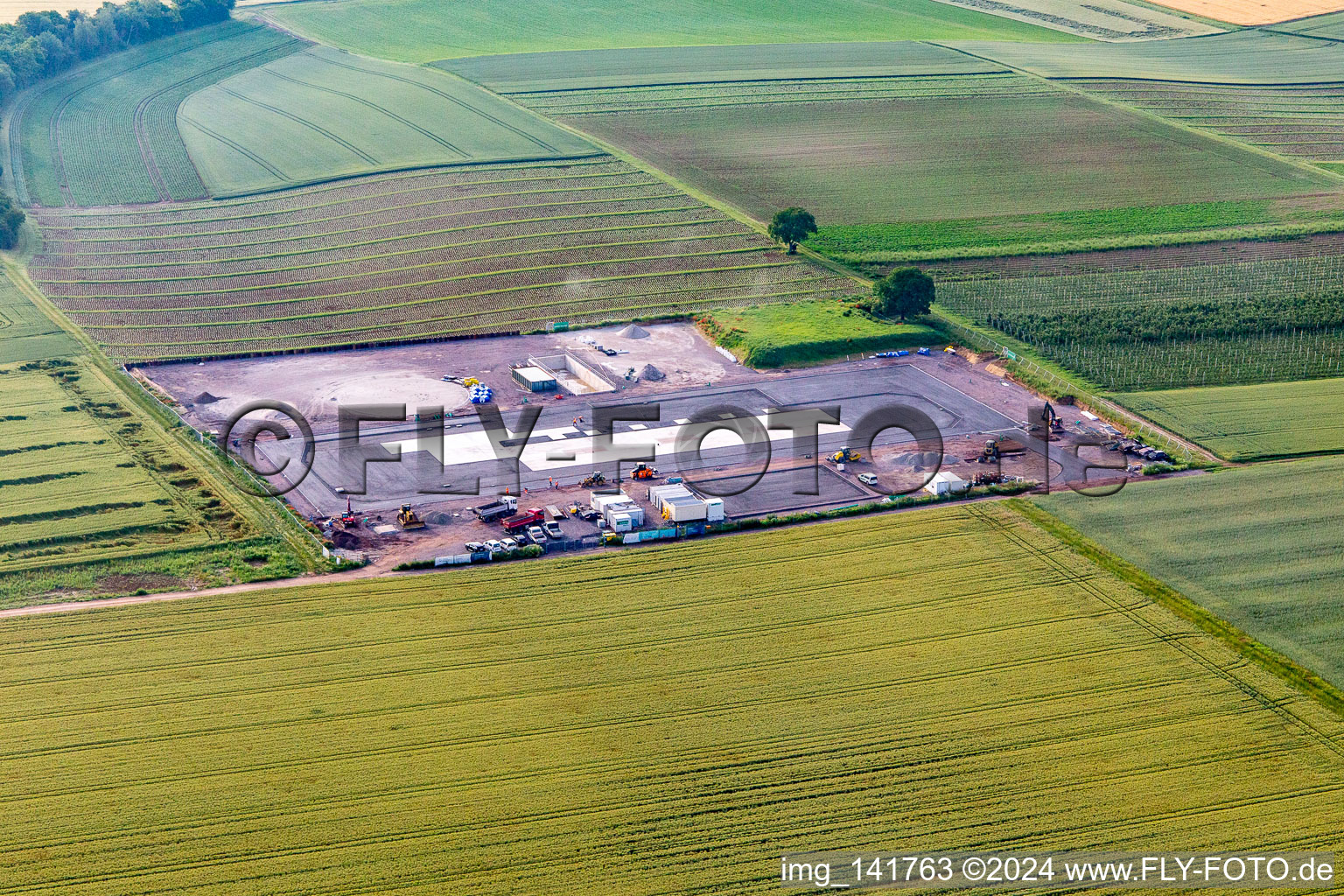 Vue aérienne de Chantier pour la fondation d'une halle agricole à Insheim dans le département Rhénanie-Palatinat, Allemagne