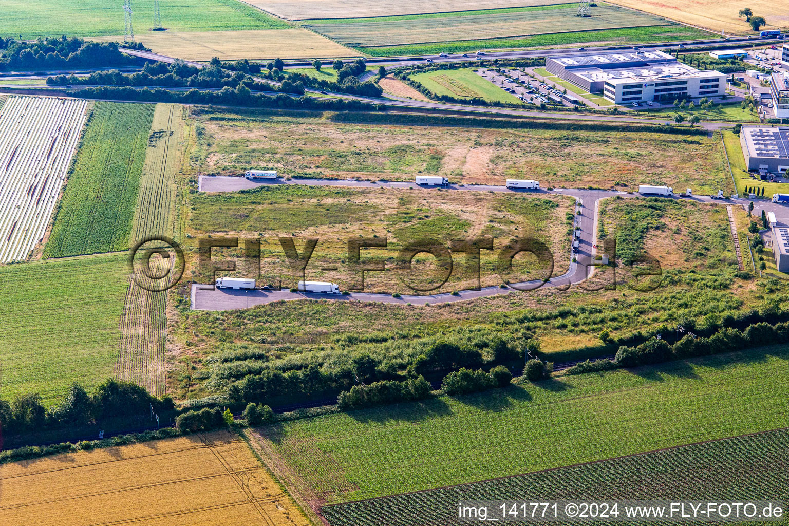 Vue aérienne de Développement de l'extension nord de la zone commerciale Im Speyerer Tal à Rülzheim dans le département Rhénanie-Palatinat, Allemagne