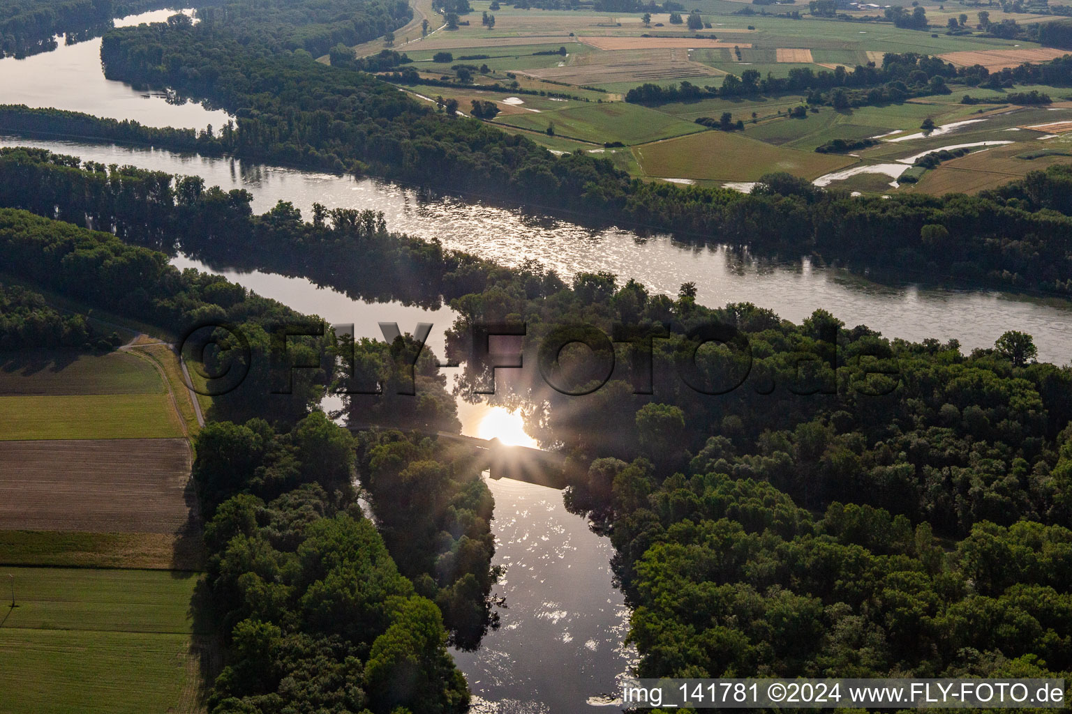 Vue aérienne de Station de pompage Sondernheim sur le Michelsbach à le quartier Sondernheim in Germersheim dans le département Rhénanie-Palatinat, Allemagne