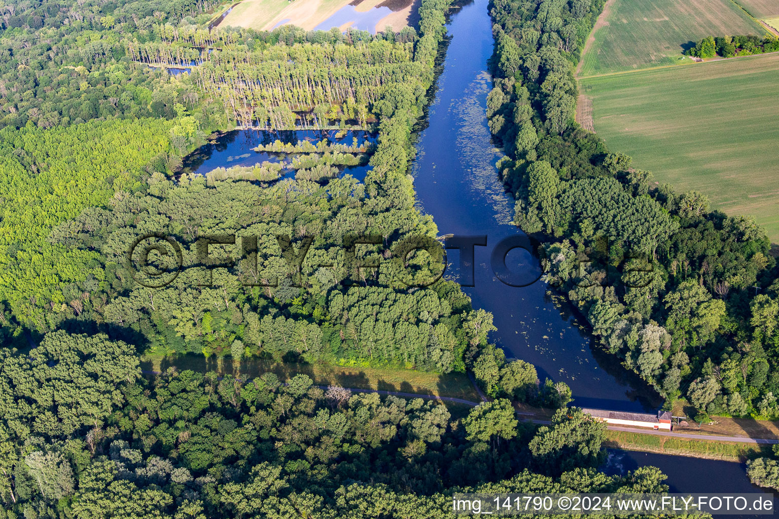 Vue oblique de Station de pompage Sondernheim sur le Michelsbach à le quartier Sondernheim in Germersheim dans le département Rhénanie-Palatinat, Allemagne