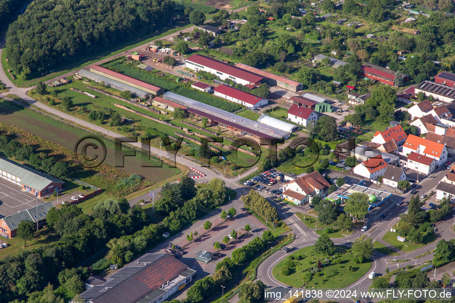 Vue aérienne de Halles agricoles à Ettenbaum à Kandel dans le département Rhénanie-Palatinat, Allemagne