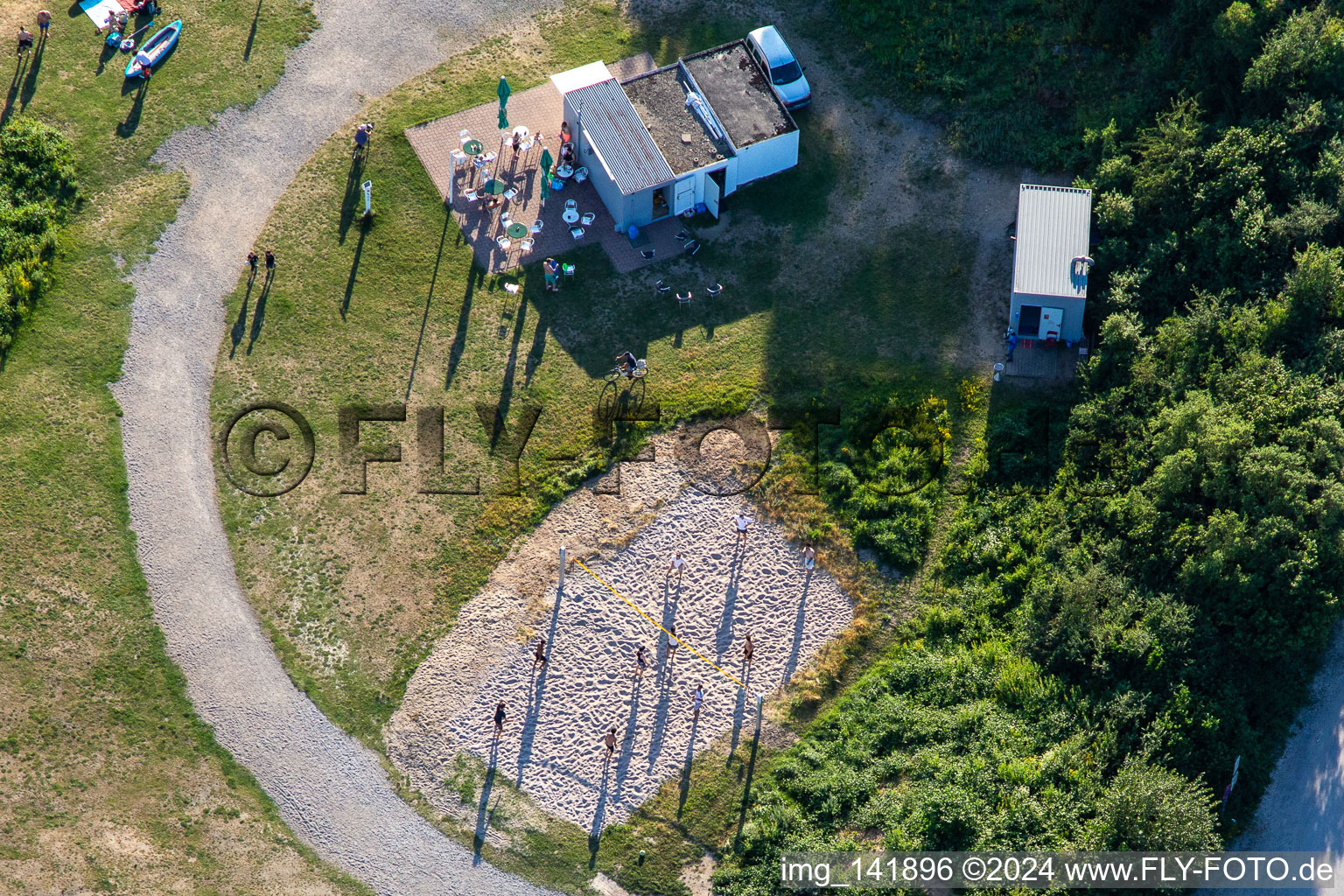 Vue aérienne de Terrain de beach-volley à Epplesee à le quartier Silberstreifen in Rheinstetten dans le département Bade-Wurtemberg, Allemagne