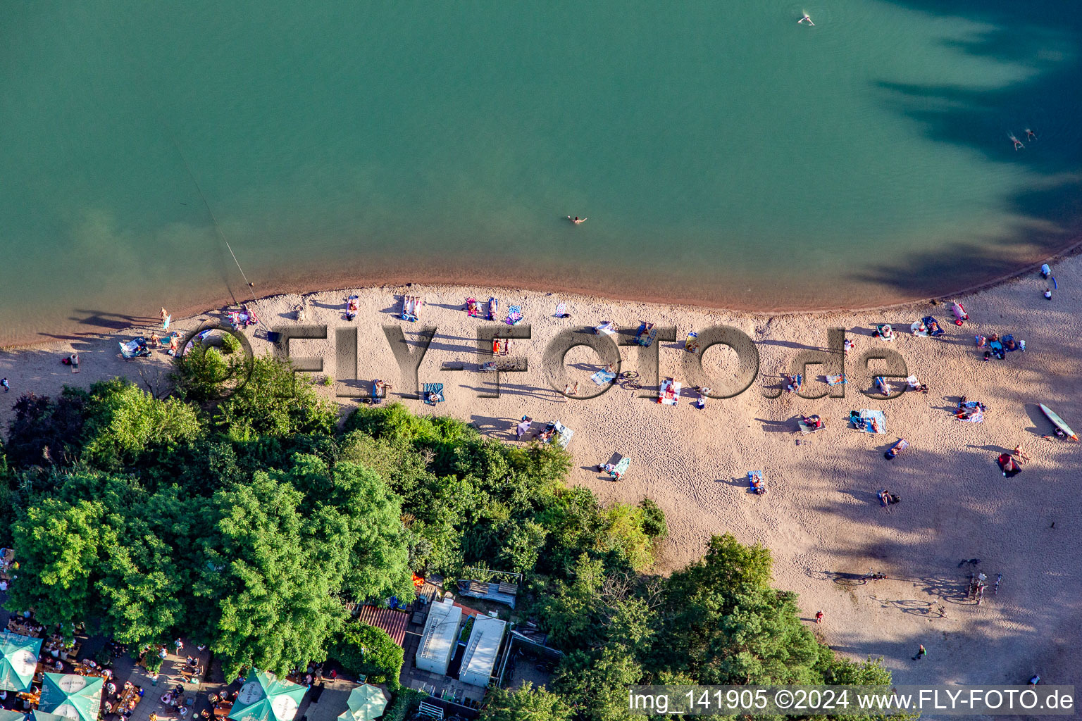 Vue aérienne de Plage nudiste à Epplesee à le quartier Forchheim in Rheinstetten dans le département Bade-Wurtemberg, Allemagne