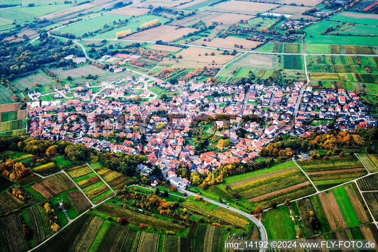 Vue aérienne de Du sud à le quartier Malschenberg in Rauenberg dans le département Bade-Wurtemberg, Allemagne