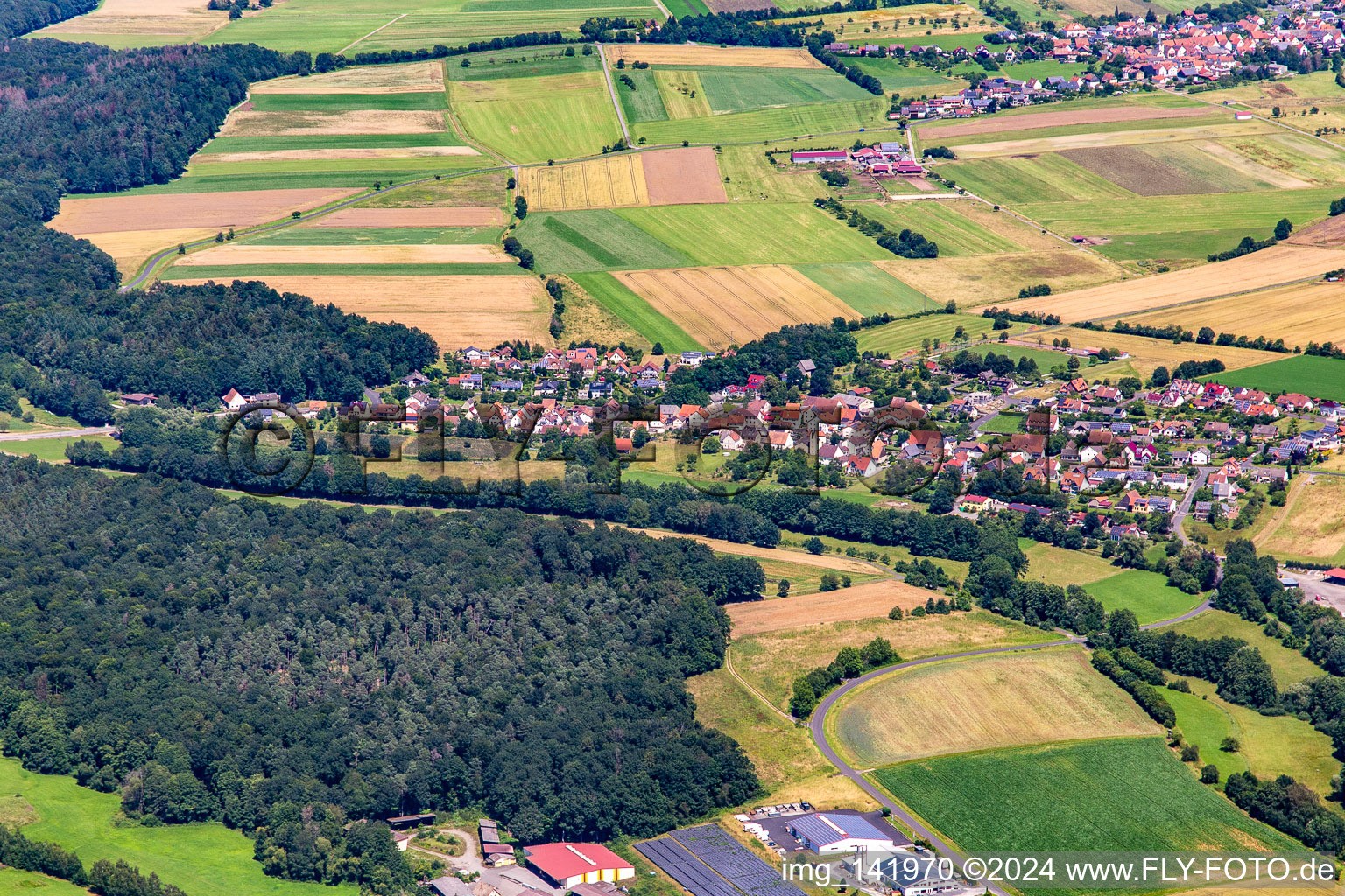 Vue aérienne de Du sud-est à le quartier Schlimpfhof in Oberthulba dans le département Bavière, Allemagne