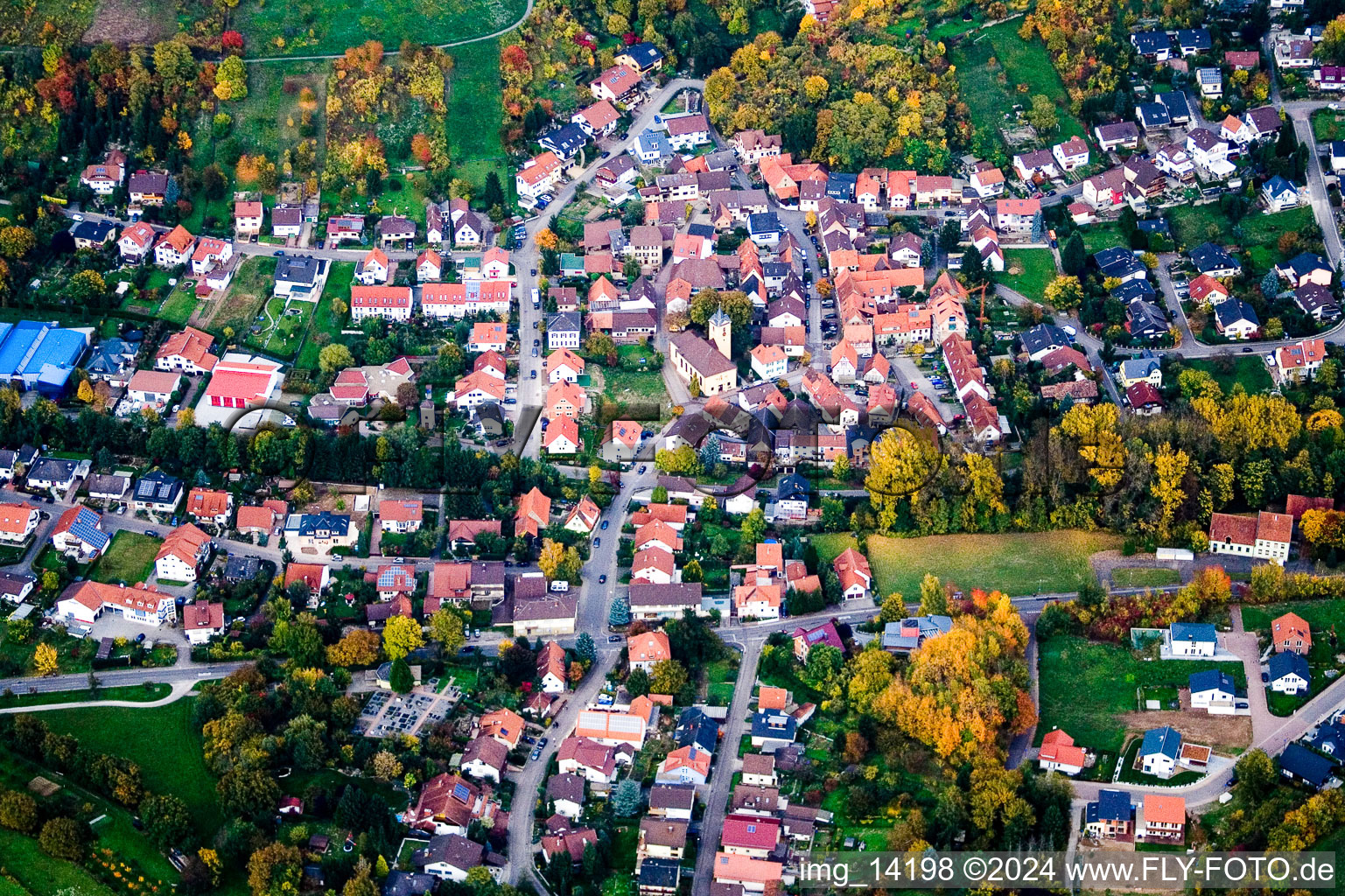 Vue aérienne de De l'ouest à le quartier Rotenberg in Rauenberg dans le département Bade-Wurtemberg, Allemagne