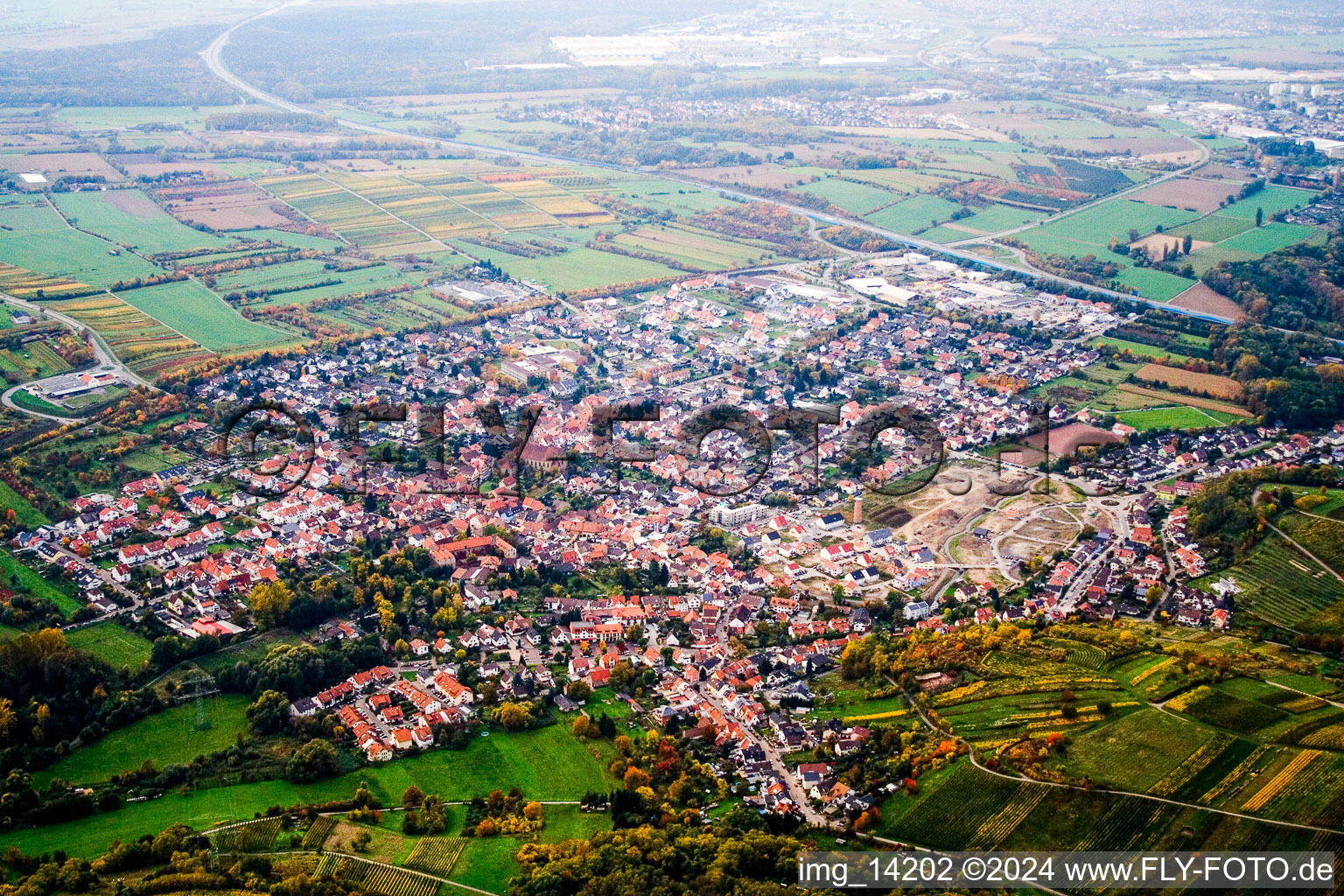 Vue aérienne de Du sud-est à Rauenberg dans le département Bade-Wurtemberg, Allemagne