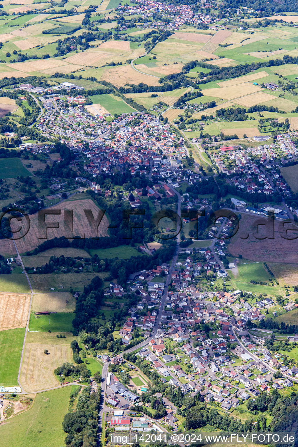 Vue aérienne de Du sud-est à le quartier Londorf in Rabenau dans le département Hesse, Allemagne