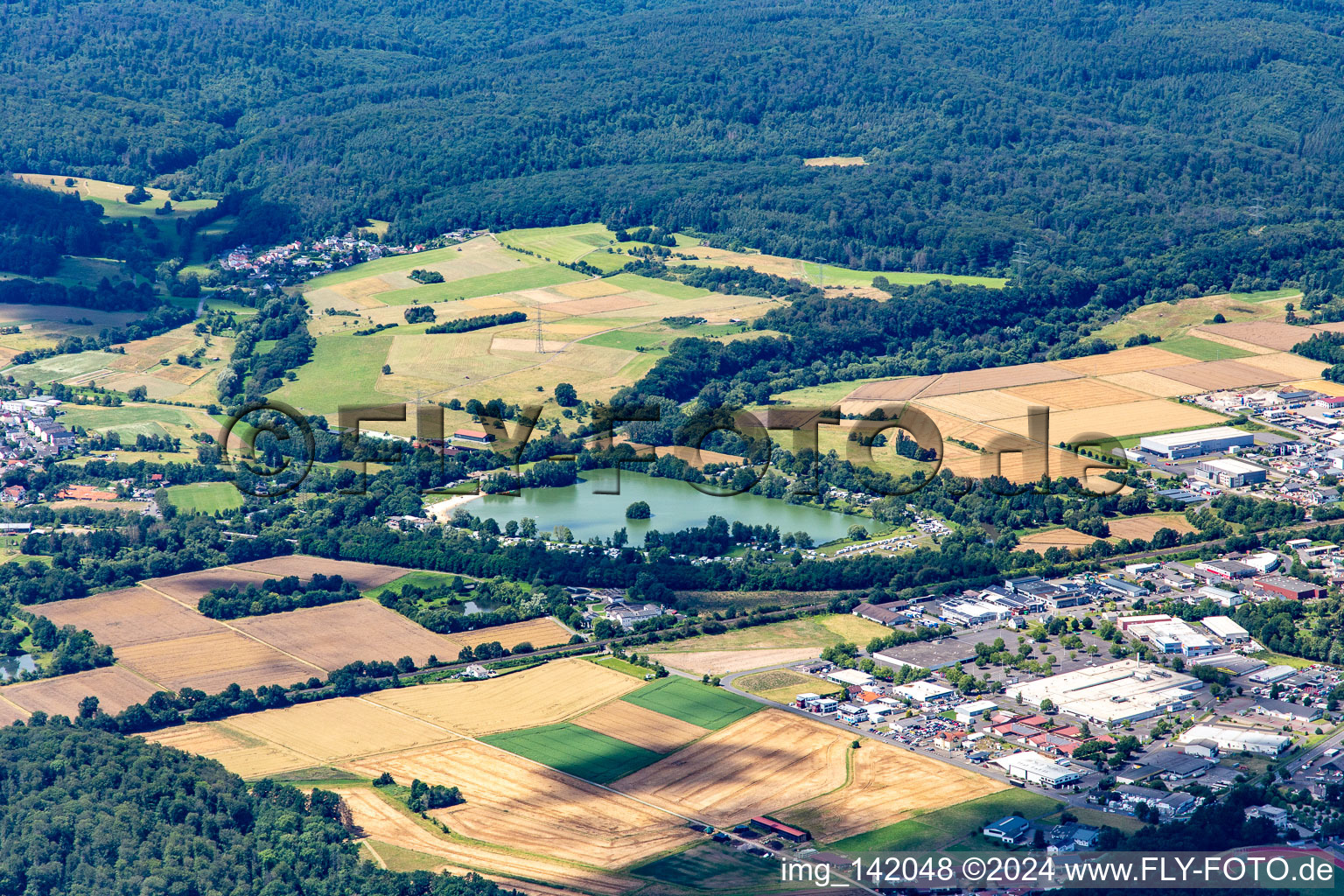 Vue aérienne de Lac Wissmar à le quartier Wißmar in Wettenberg dans le département Hesse, Allemagne