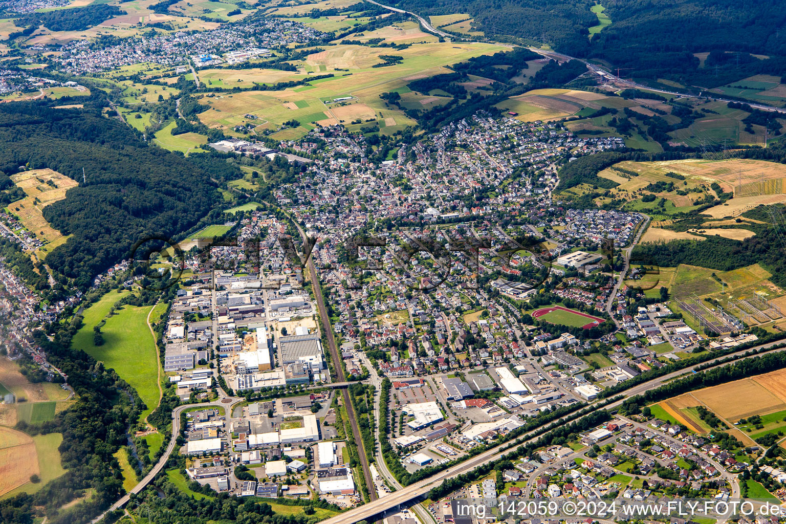 Vue aérienne de Du sud-est à le quartier Klein-Altenstädten in Aßlar dans le département Hesse, Allemagne