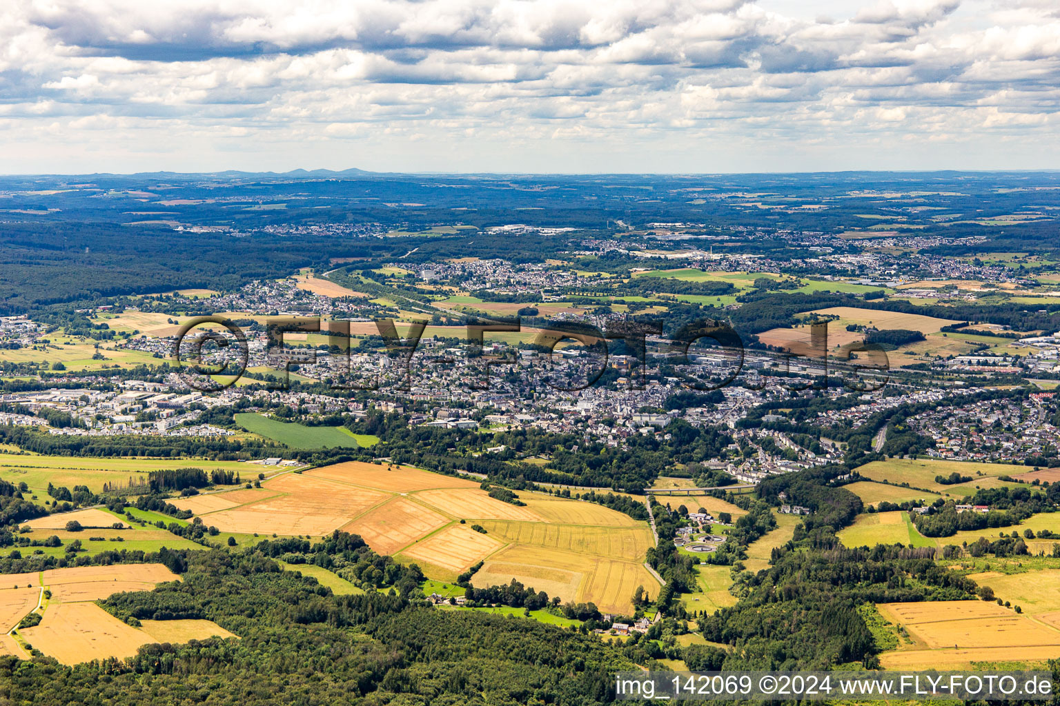 Vue aérienne de Du sud-est à Montabaur dans le département Rhénanie-Palatinat, Allemagne