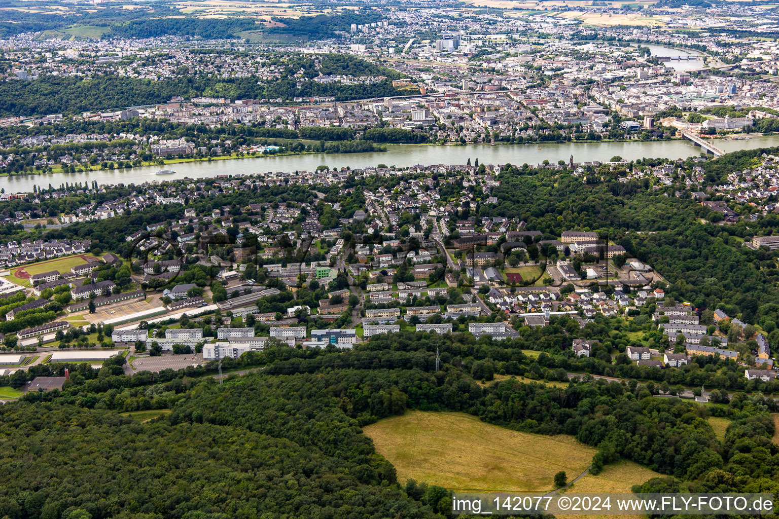 Vue aérienne de Bundeswehr à le quartier Horchheimer Höhe in Koblenz dans le département Rhénanie-Palatinat, Allemagne