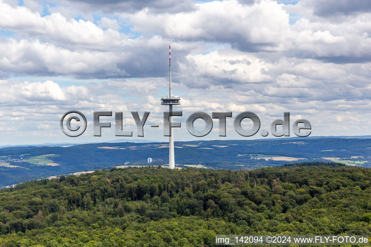 Vue aérienne de Tour de télécommunications Kühkopf à le quartier Karthäuserhofgelände in Koblenz dans le département Rhénanie-Palatinat, Allemagne