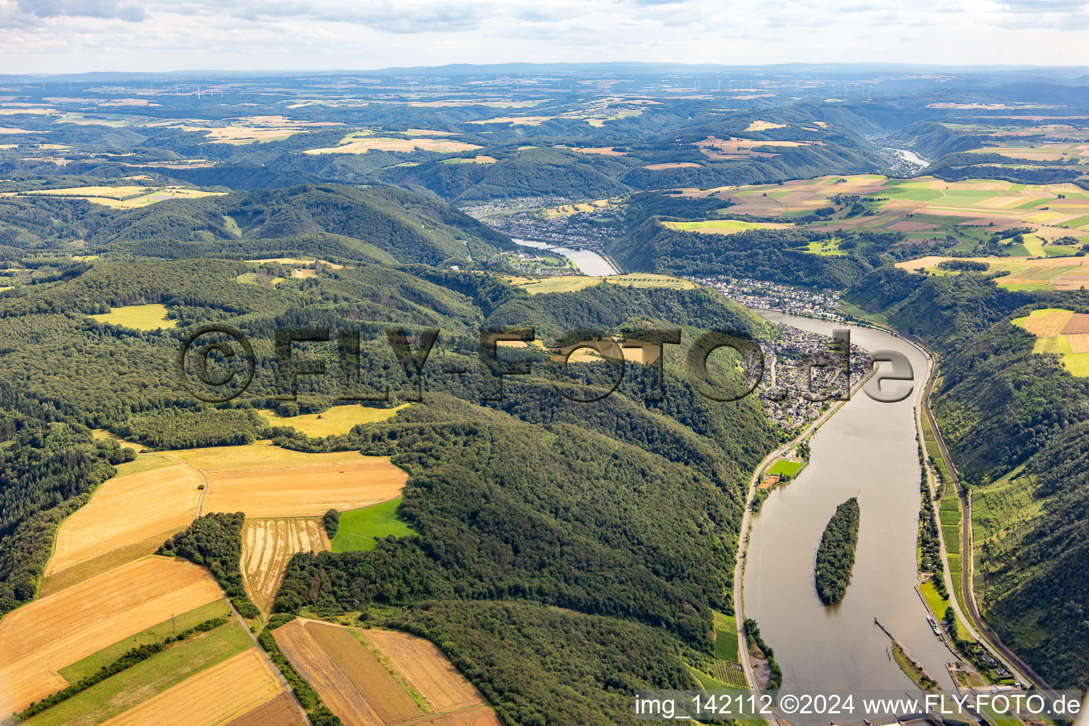 Vue aérienne de Île Heron Shot dans la Moselle à Lehmen au large d'Oberfell à Lehmen dans le département Rhénanie-Palatinat, Allemagne