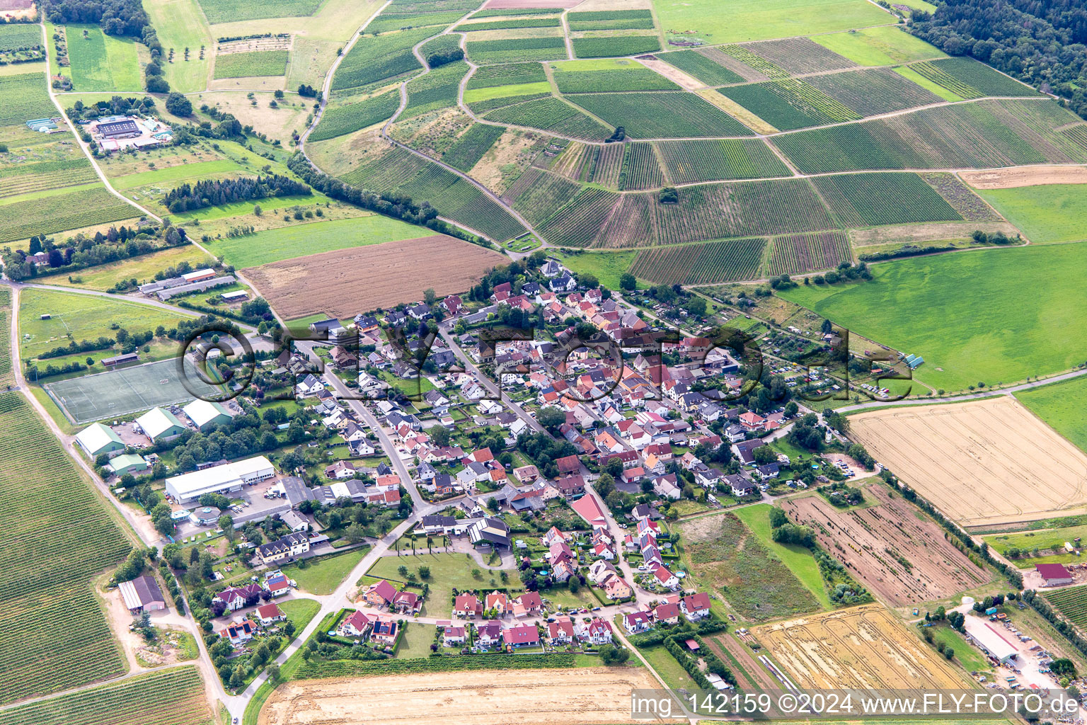 Vue aérienne de De l'est à Sommerloch dans le département Rhénanie-Palatinat, Allemagne