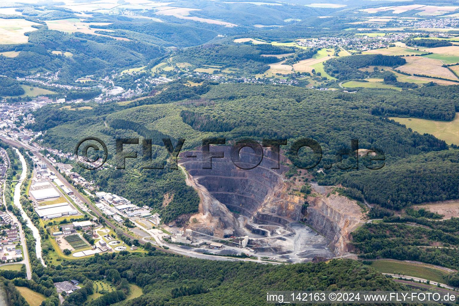 Vue aérienne de Carrière de Nahe-Hunsrück Baustoffe GmbH & Co. KG à Hochstetten-Dhaun dans le département Rhénanie-Palatinat, Allemagne