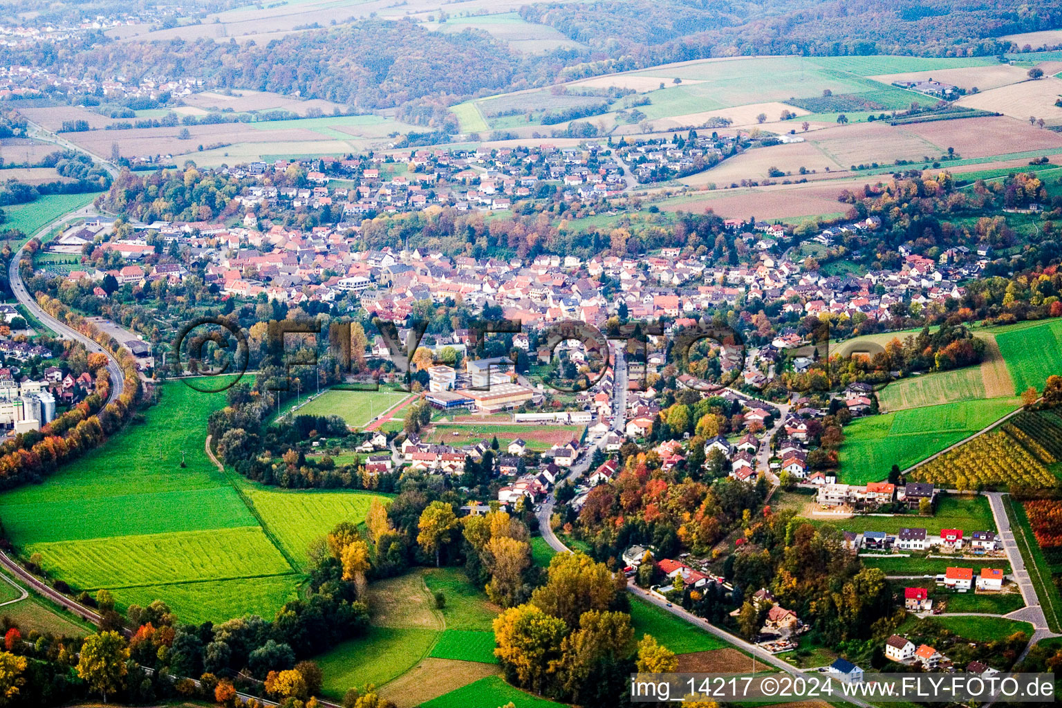 Vue aérienne de Zuzenhausen dans le département Bade-Wurtemberg, Allemagne