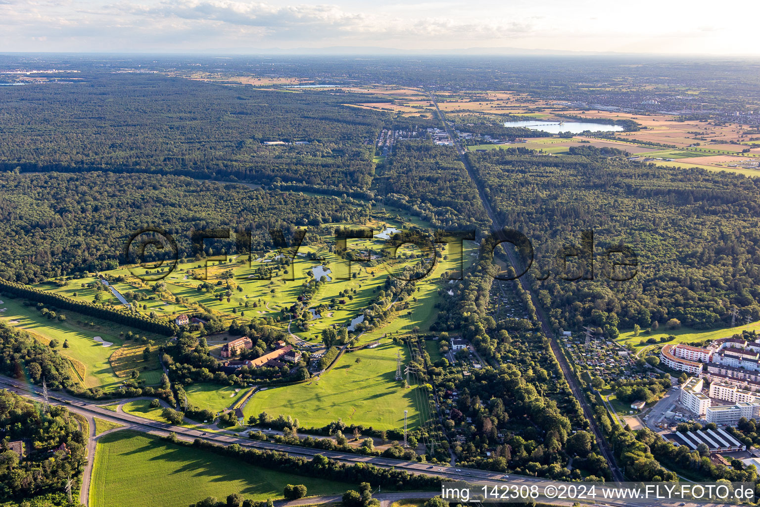 Vue aérienne de Terrain de golf Hofgut Scheibenhardt AG à le quartier Beiertheim-Bulach in Karlsruhe dans le département Bade-Wurtemberg, Allemagne