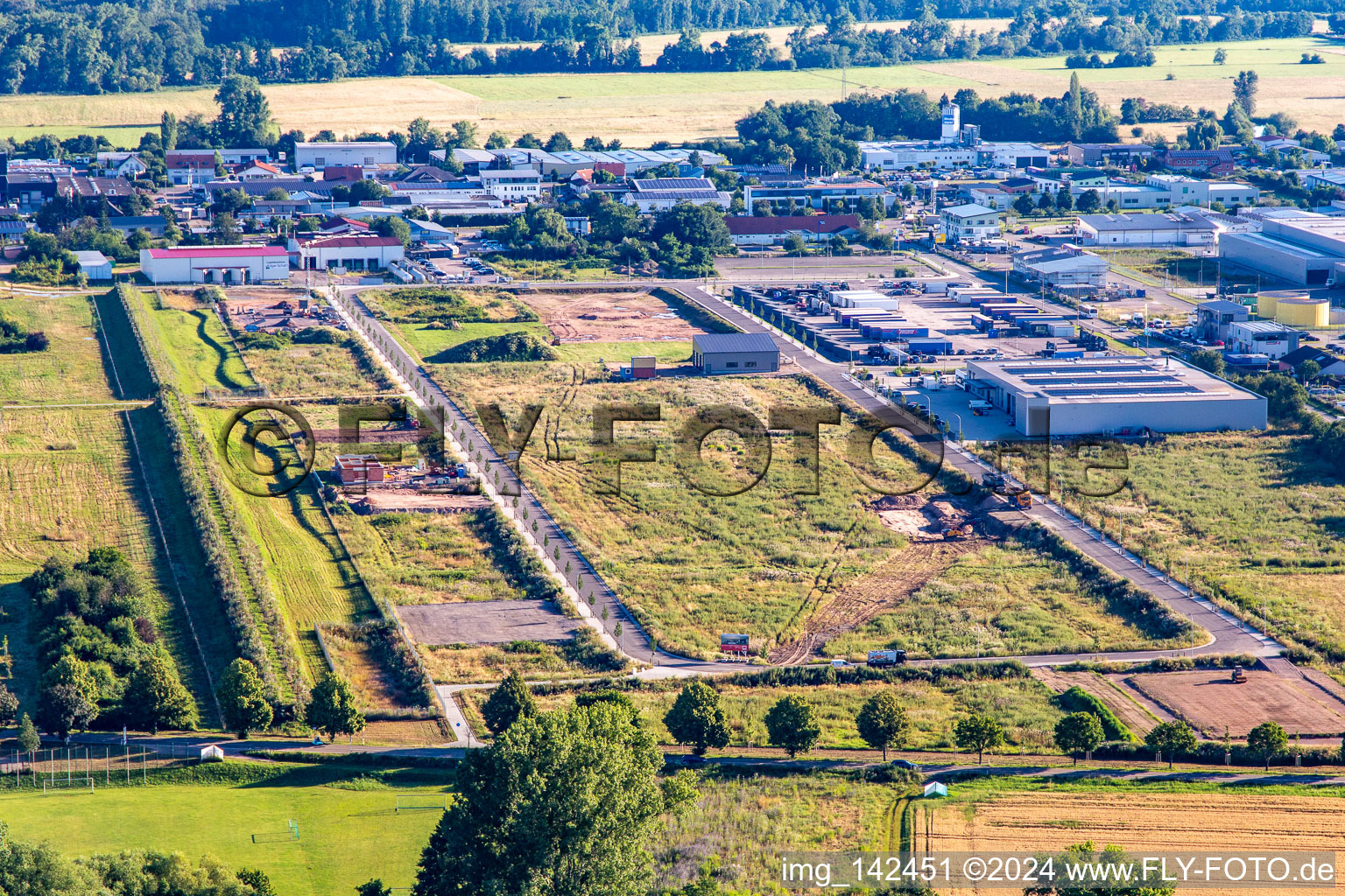 Vue aérienne de Zone d'agrandissement de la zone commerciale Interpark à le quartier Offenbach in Offenbach an der Queich dans le département Rhénanie-Palatinat, Allemagne