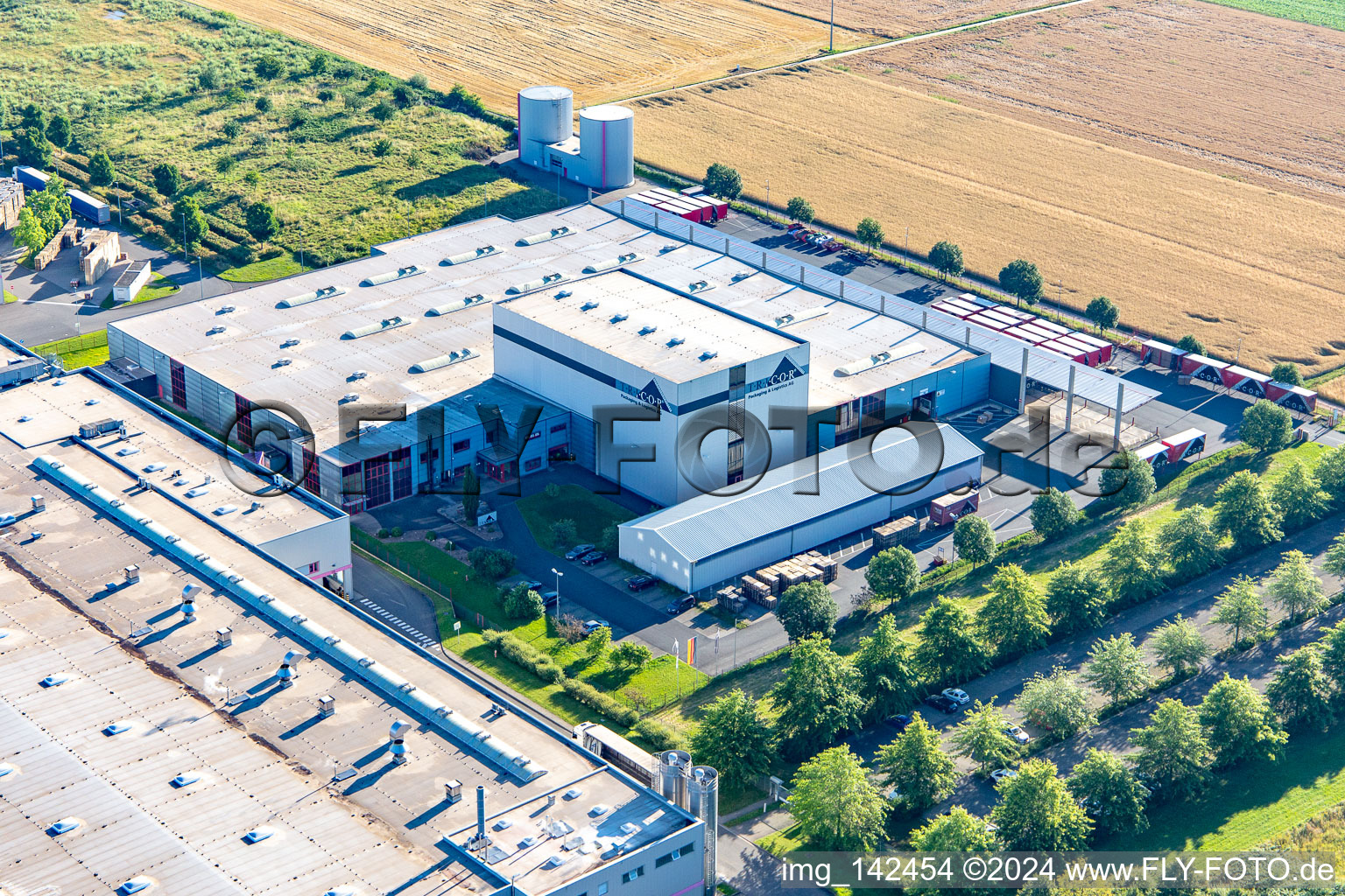 Vue aérienne de Tricor Packaging & Logistique AG à le quartier Offenbach in Offenbach an der Queich dans le département Rhénanie-Palatinat, Allemagne