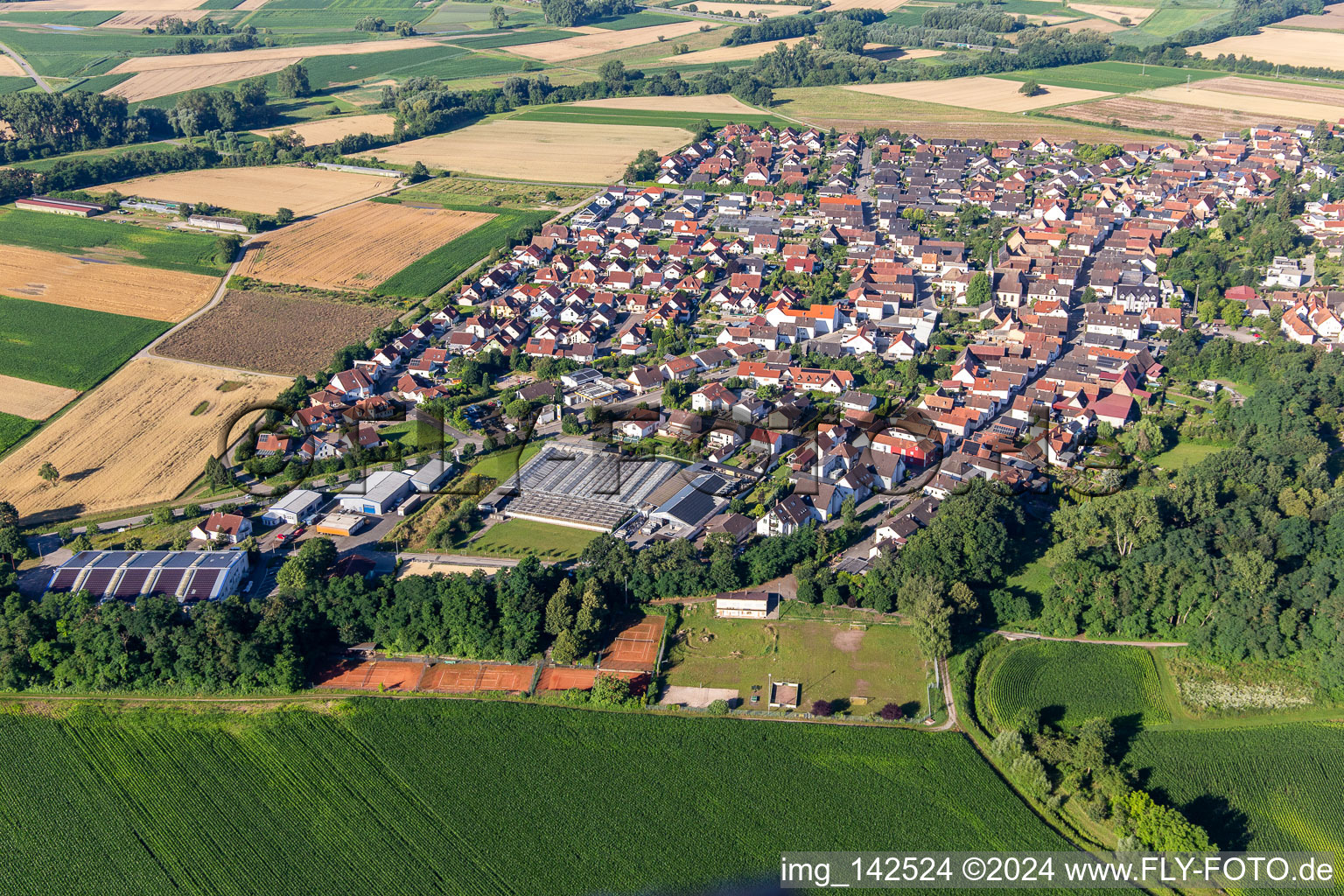 Vue aérienne de Au Rheinberg à Kuhardt dans le département Rhénanie-Palatinat, Allemagne