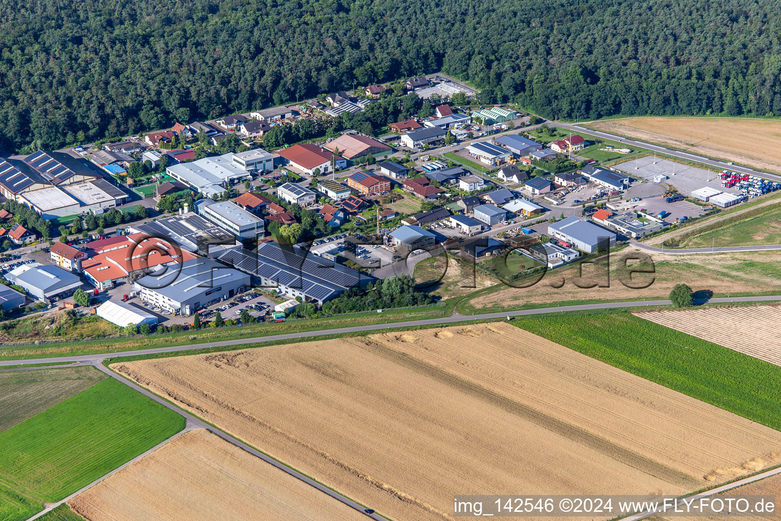 Vue oblique de Zone commerciale à Gereut à Hatzenbühl dans le département Rhénanie-Palatinat, Allemagne