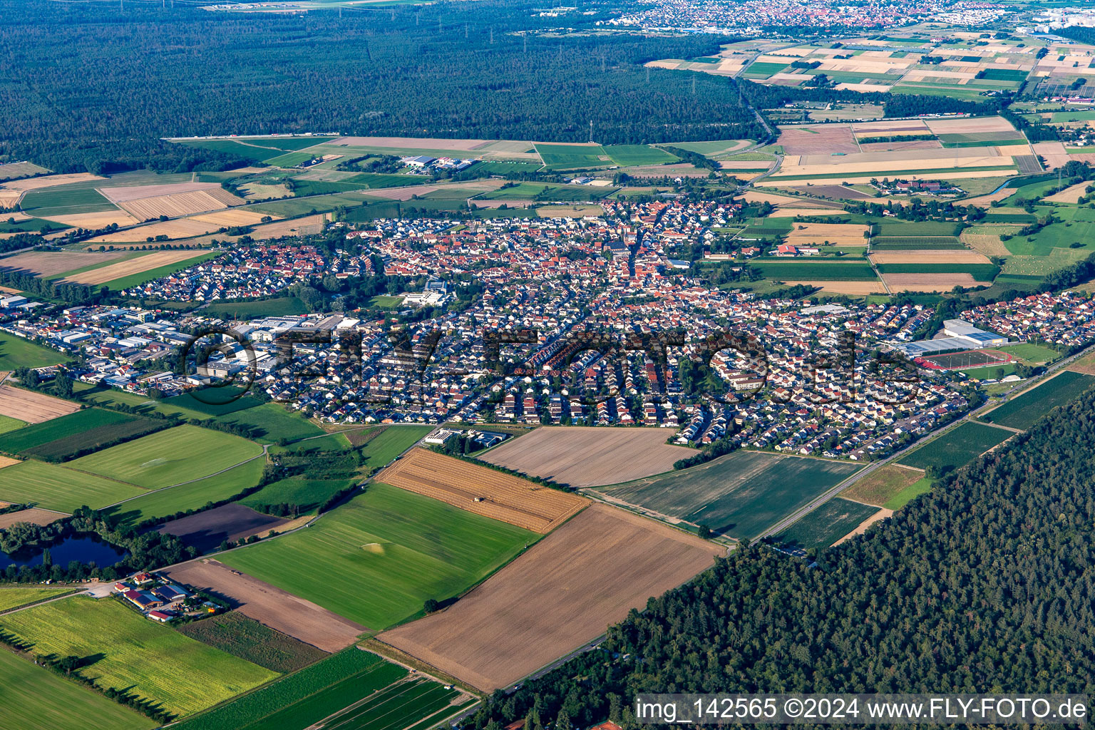 Vue aérienne de Reilingen dans le département Bade-Wurtemberg, Allemagne