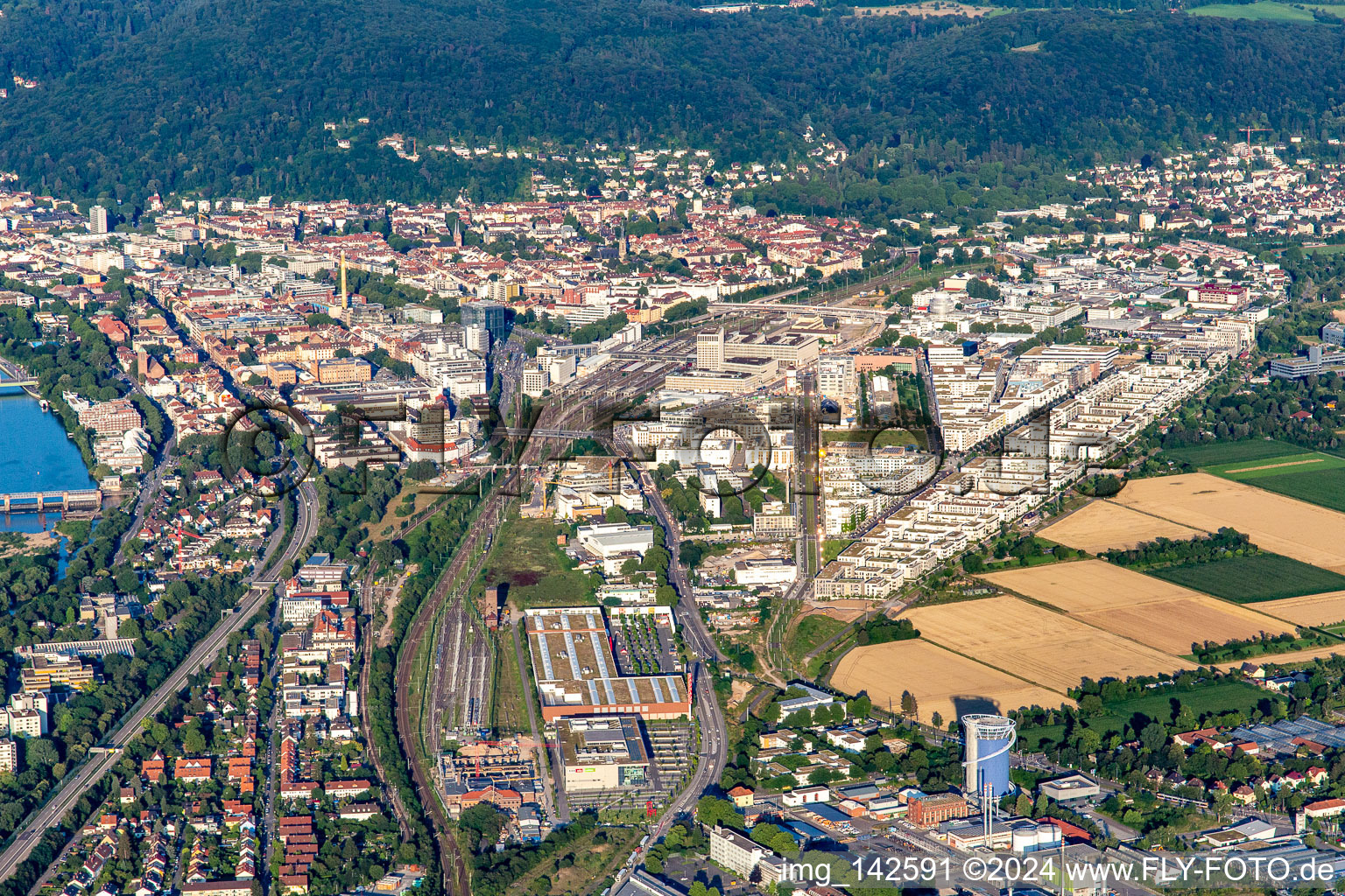 Vue aérienne de De l'ouest à le quartier Bahnstadt in Heidelberg dans le département Bade-Wurtemberg, Allemagne