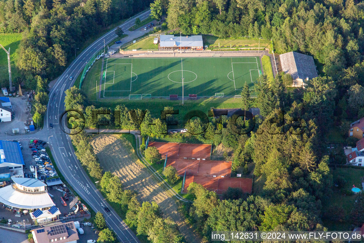 Vue aérienne de Terrain de sport FC Ober-Abtsteinach 1922 eV à le quartier Ober-Abtsteinach in Abtsteinach dans le département Hesse, Allemagne