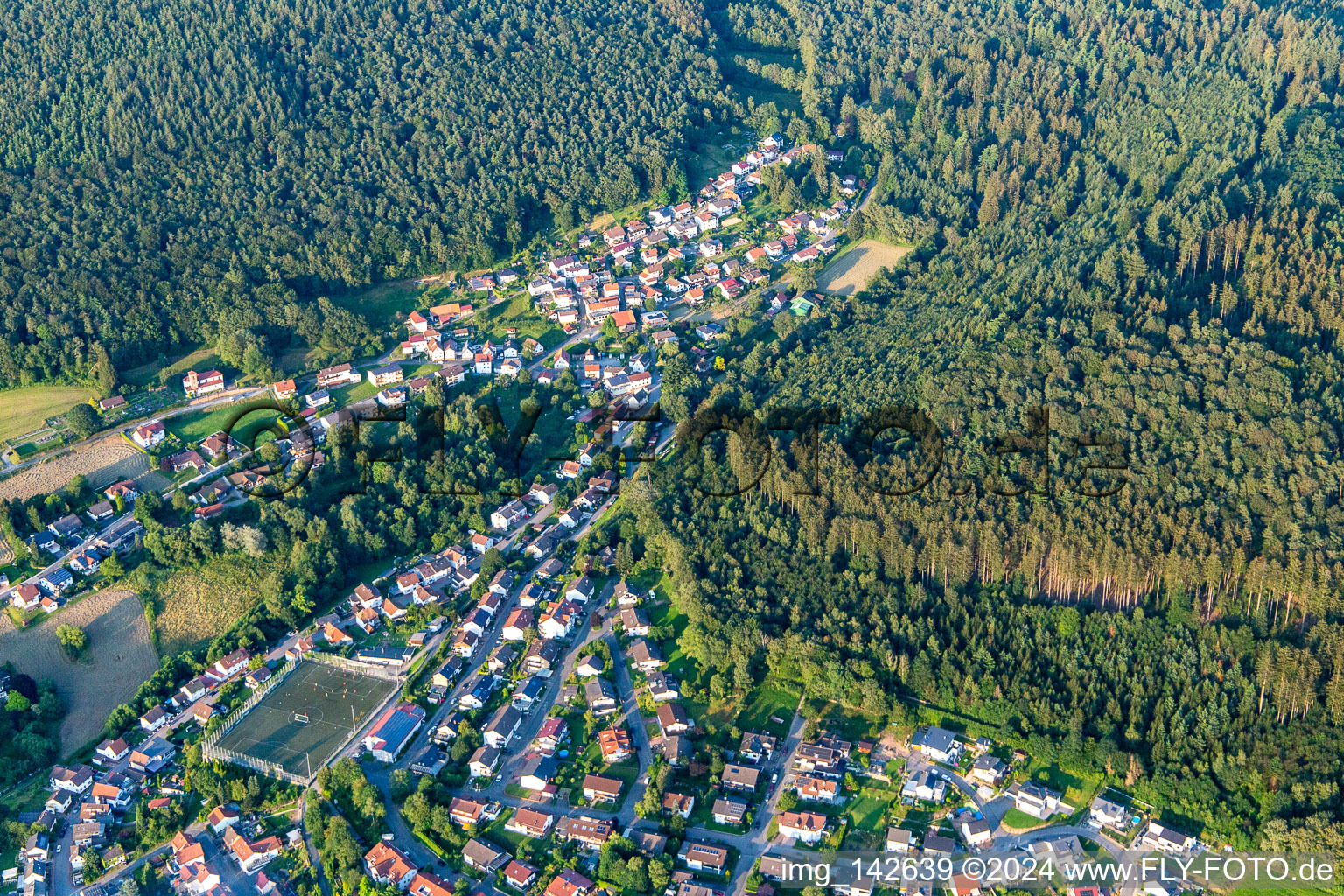 Vue aérienne de Quartier Aschbach in Wald-Michelbach dans le département Hesse, Allemagne