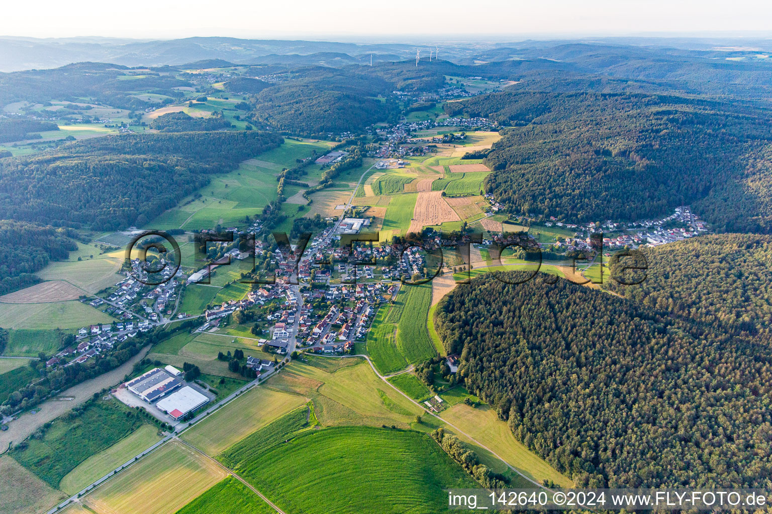 Vue aérienne de Du sud à le quartier Affolterbach in Wald-Michelbach dans le département Hesse, Allemagne