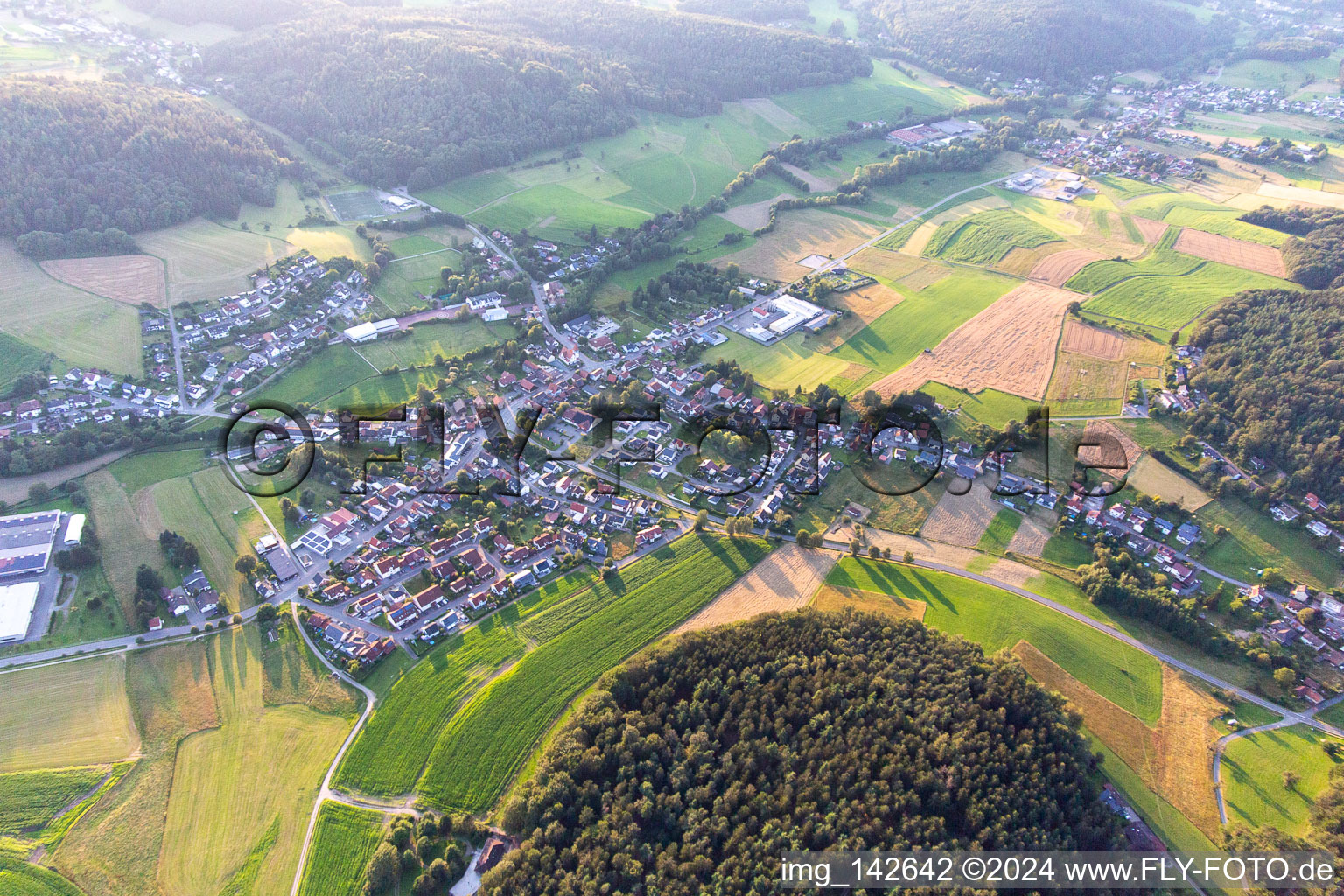 Vue aérienne de Du sud-est à le quartier Affolterbach in Wald-Michelbach dans le département Hesse, Allemagne