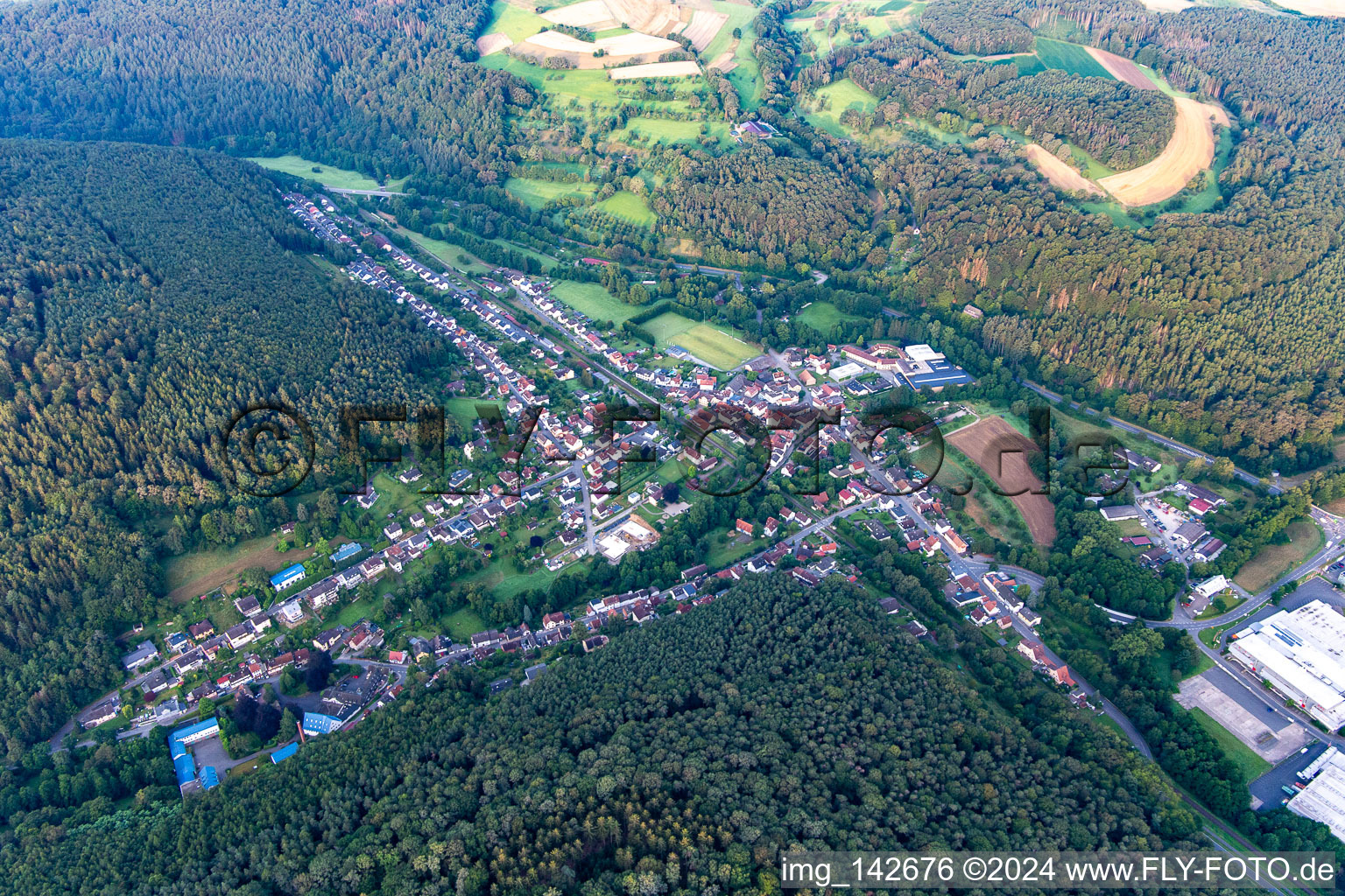 Vue aérienne de Quartier Zell in Bad König dans le département Hesse, Allemagne