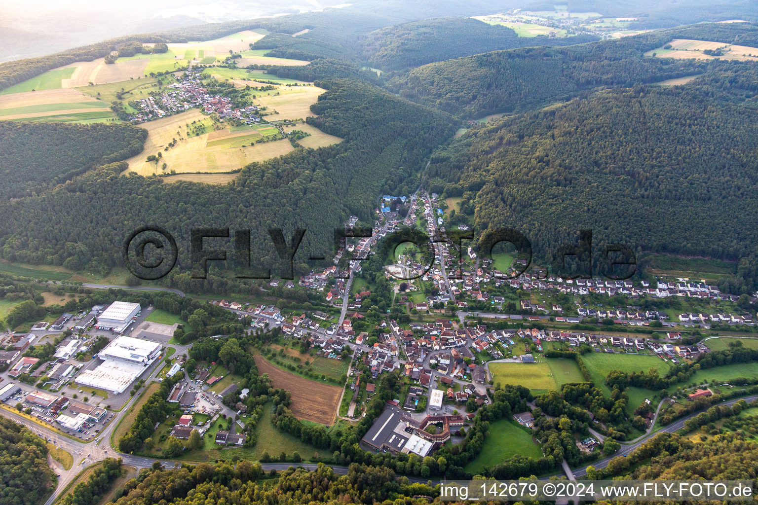 Vue aérienne de De l'ouest à le quartier Zell in Bad König dans le département Hesse, Allemagne