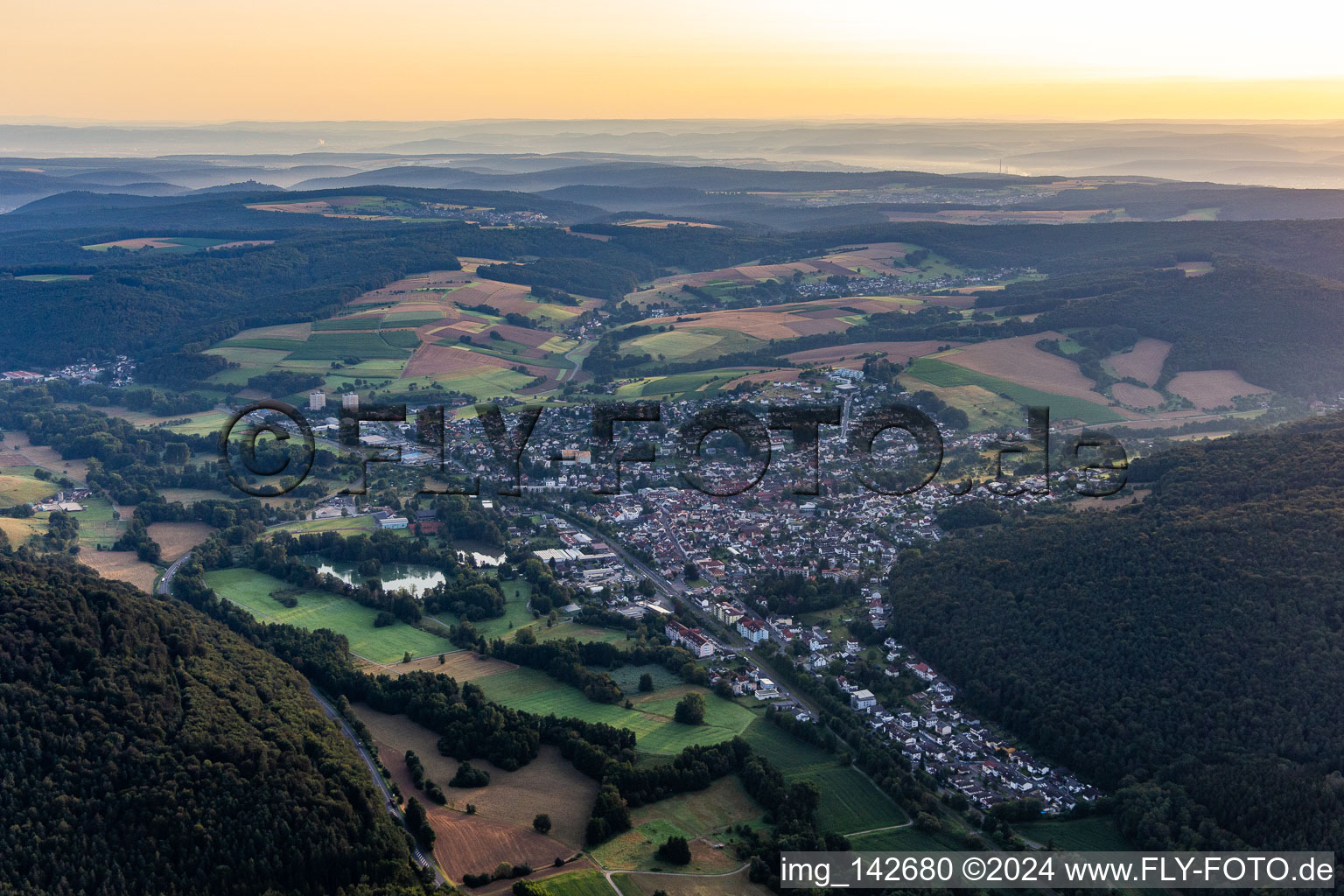 Vue aérienne de Du sud-ouest à Bad König dans le département Hesse, Allemagne