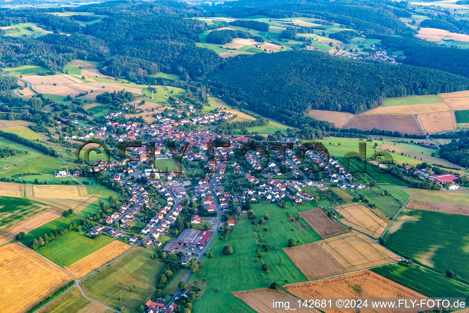 Vue oblique de Quartier Kirchbrombach in Brombachtal dans le département Hesse, Allemagne