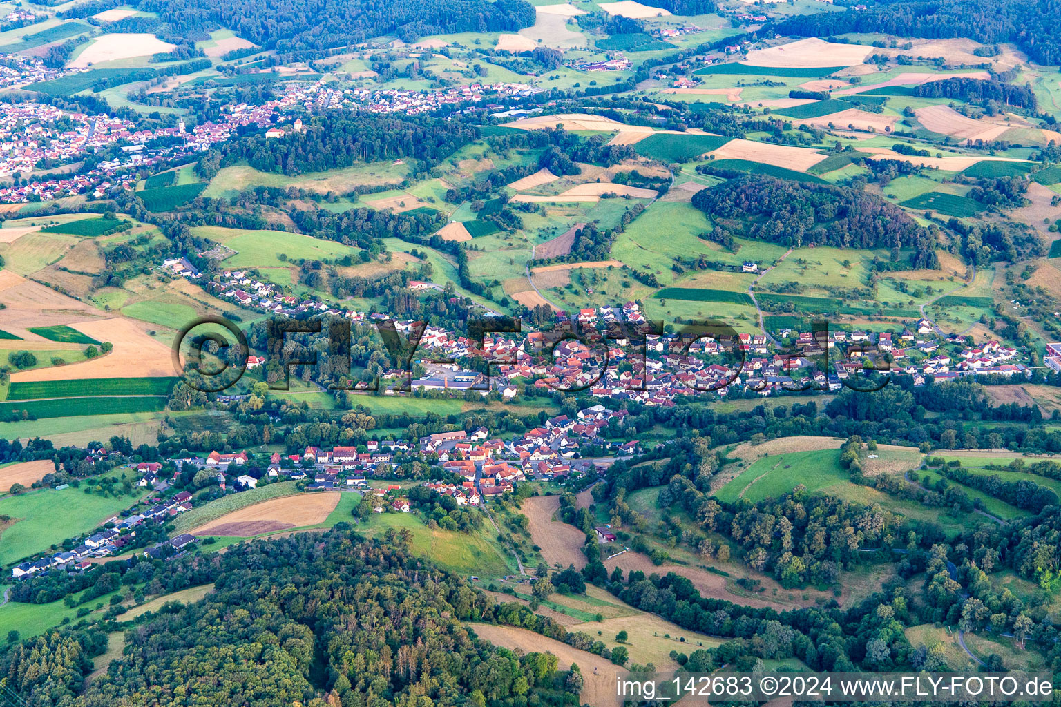 Vue aérienne de De l'est à le quartier Beerfurth in Reichelsheim dans le département Hesse, Allemagne