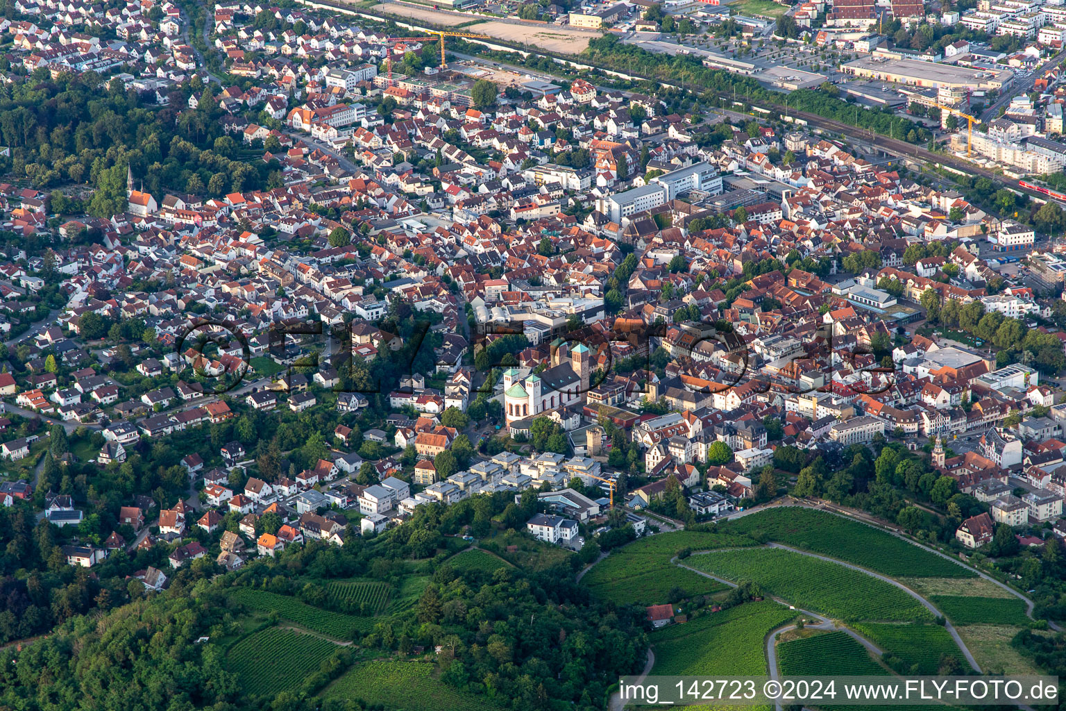 Vue aérienne de Du nord-est à Bensheim dans le département Hesse, Allemagne